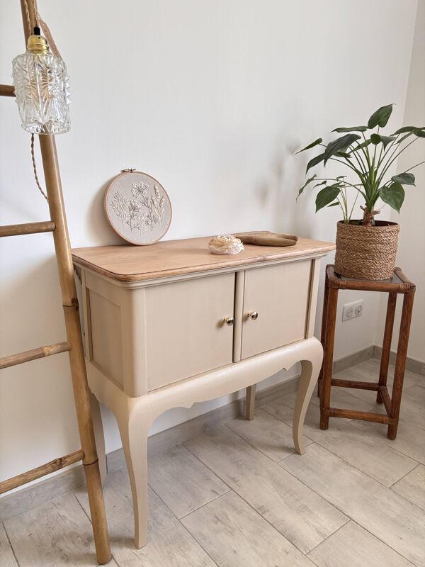 Petit meuble d’appoint / commode beige crème bois naturel – style chic