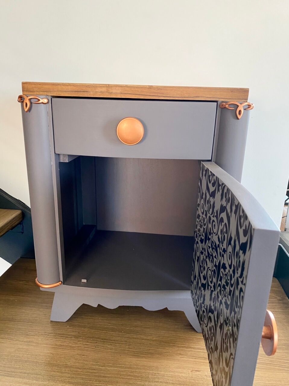 Vintage bedside table 40s