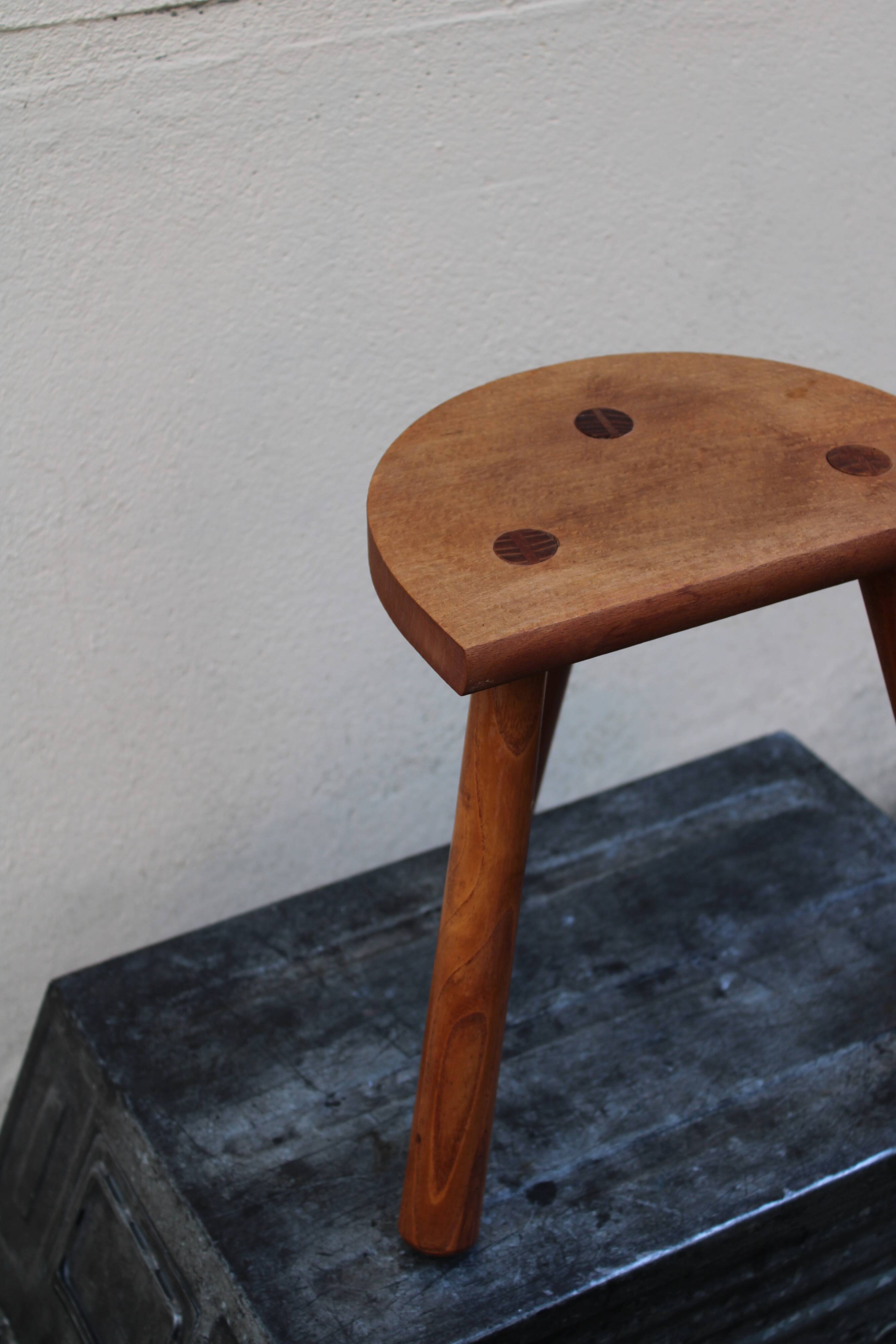 Tripod brutalist stool