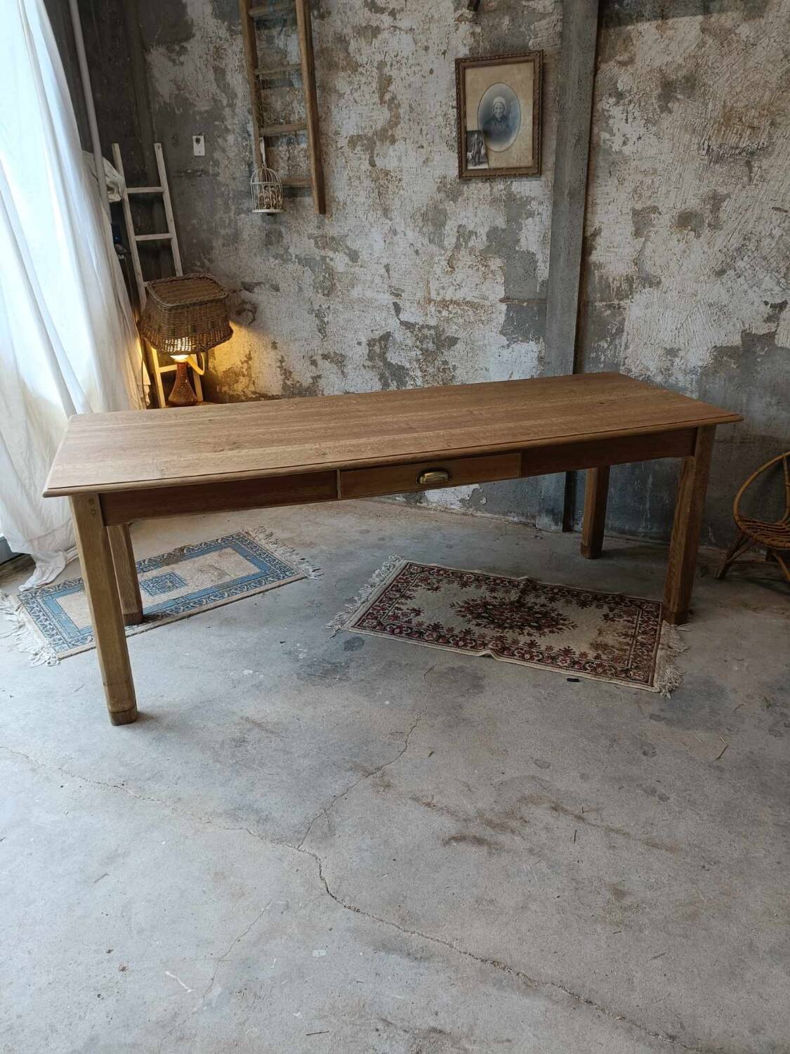 Farm table