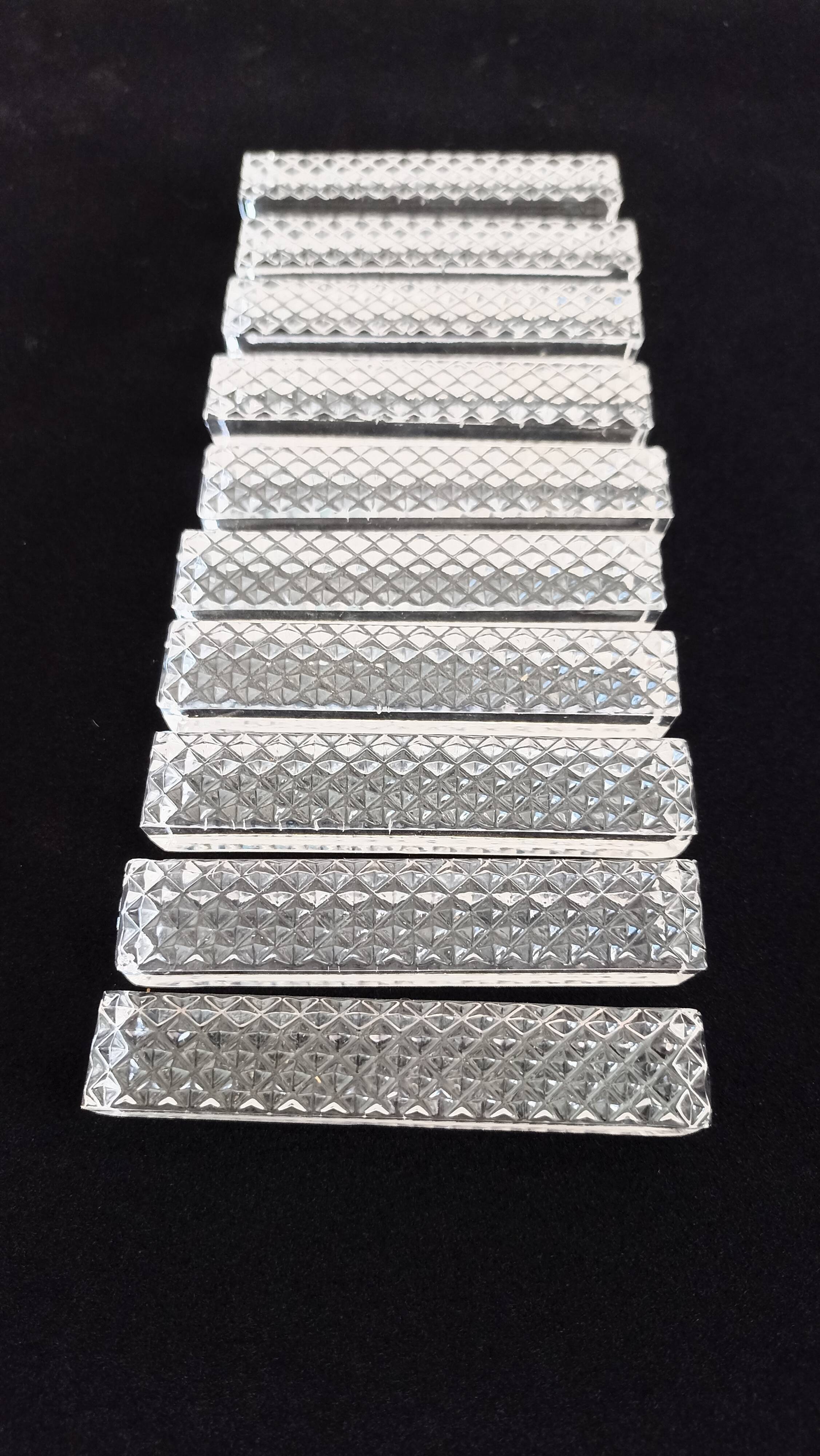 Knife holder chiseled glass