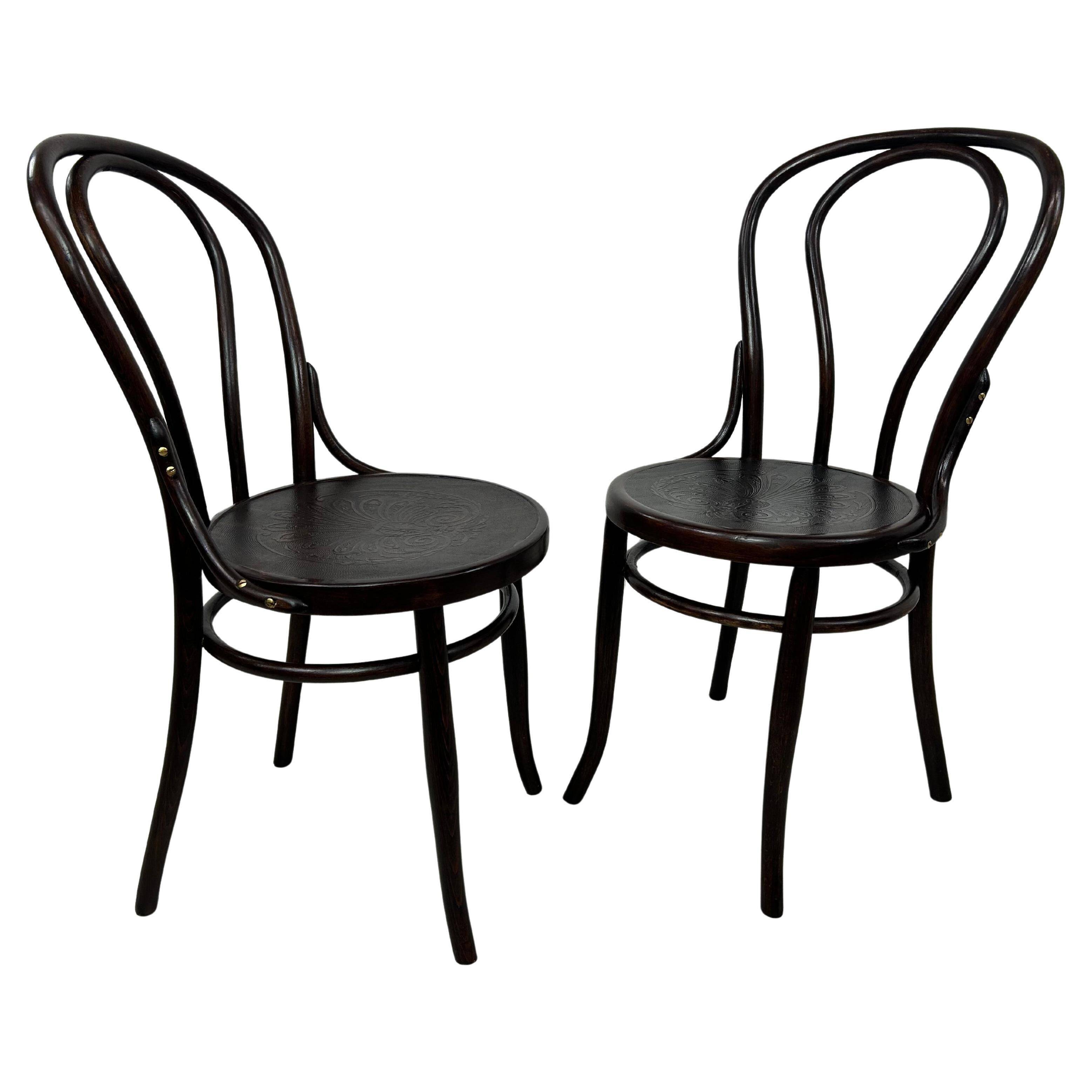 Dining chairs no.18 by Thonet