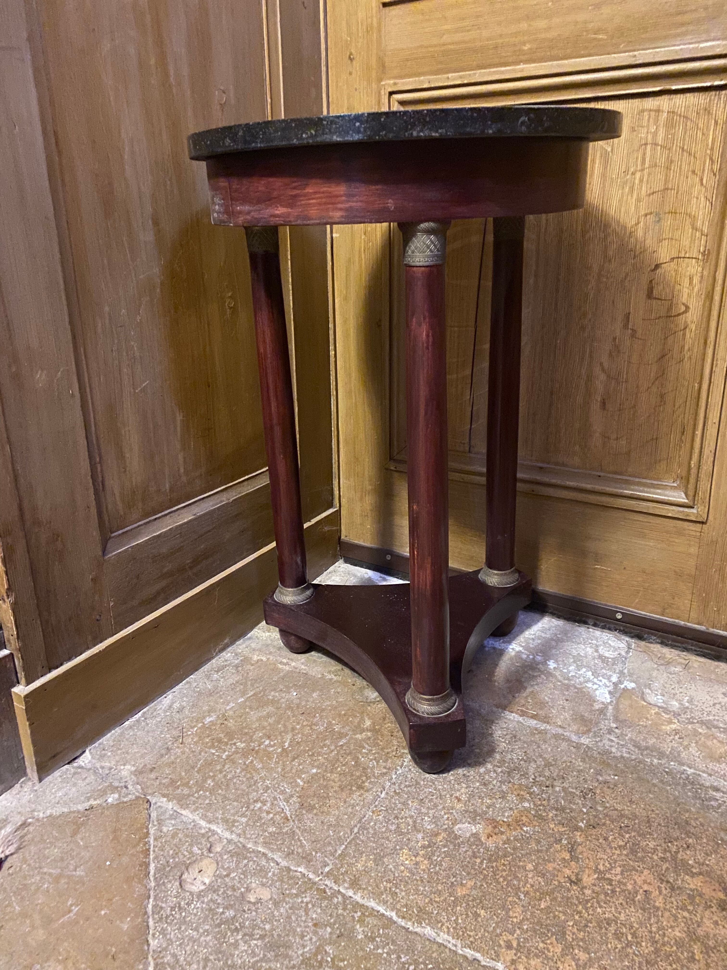 Empire accccajou pedestal table, marble top