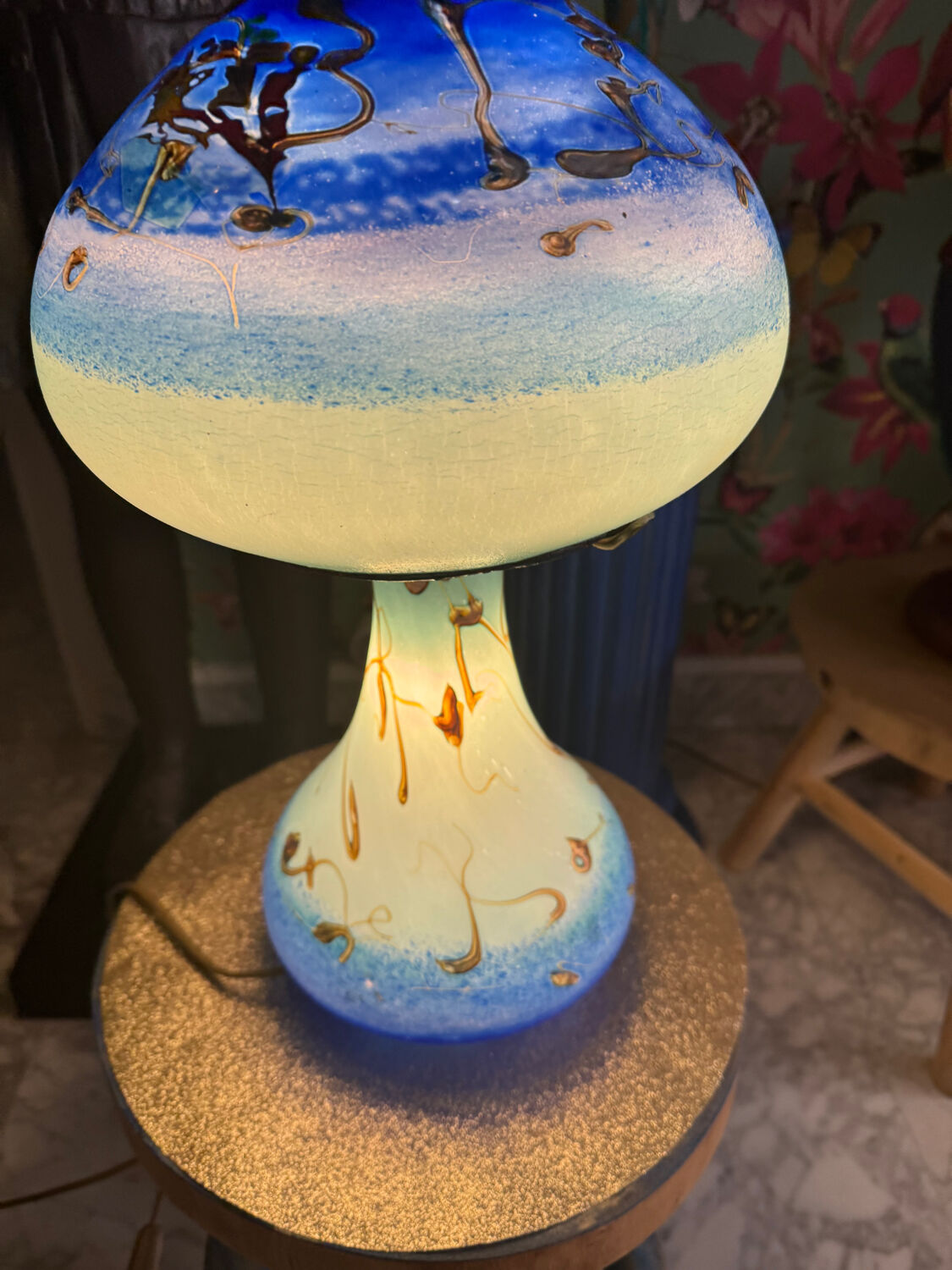 Lampe en verre soufflé à la bouche. Pascal Guyot