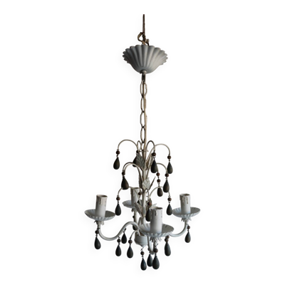 Lustre ancien en métal laqué blanc à pampilles en bois