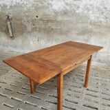 Dining table extendable