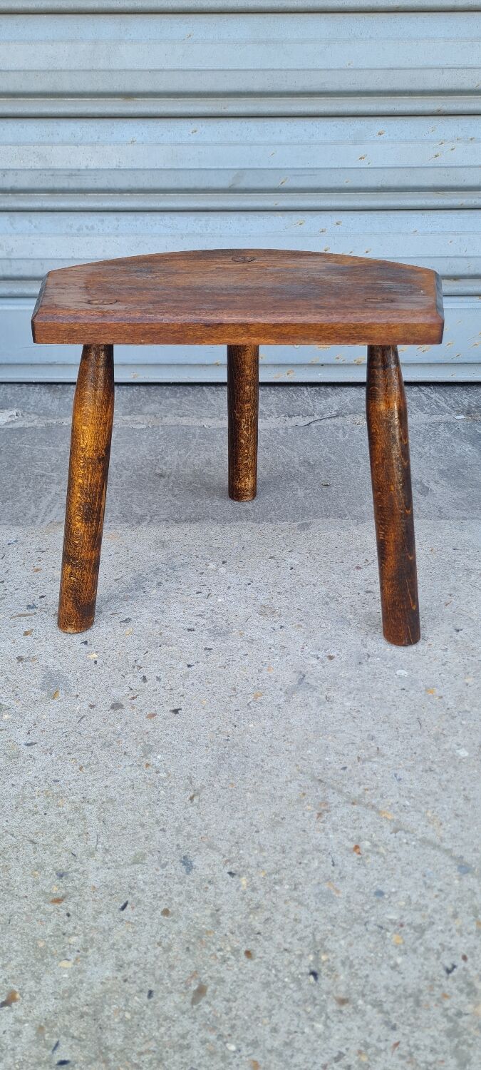 Tripod stool