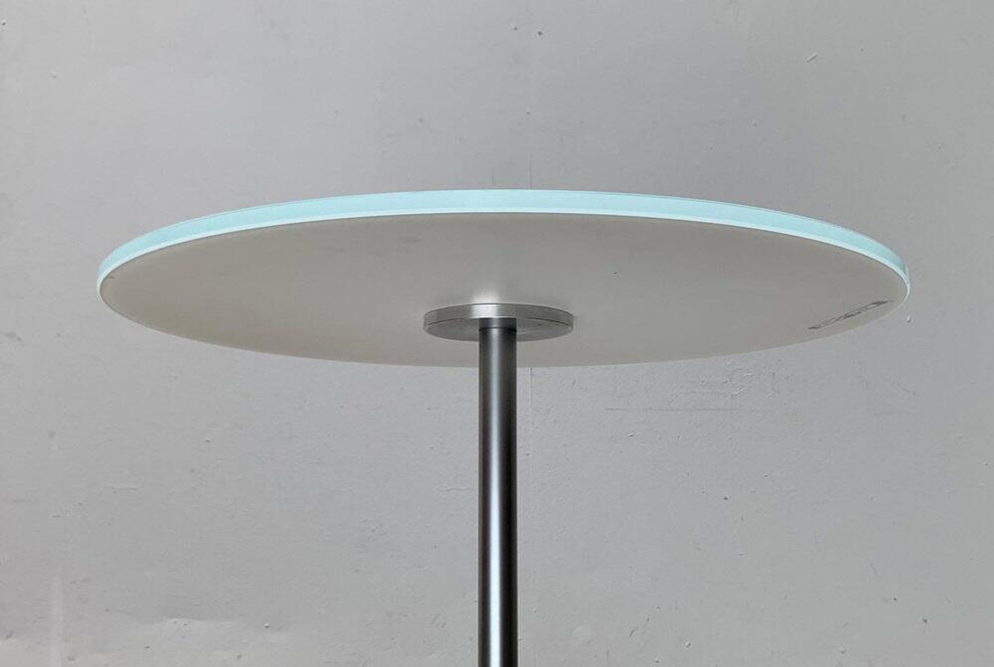 Table d'appoint de la série Drift allemande postmoderne par Walter Knoll, années 1990