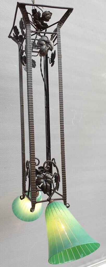 Art Deco chandelier 1930 in leafy wrought iron with 2 green tulip lights
