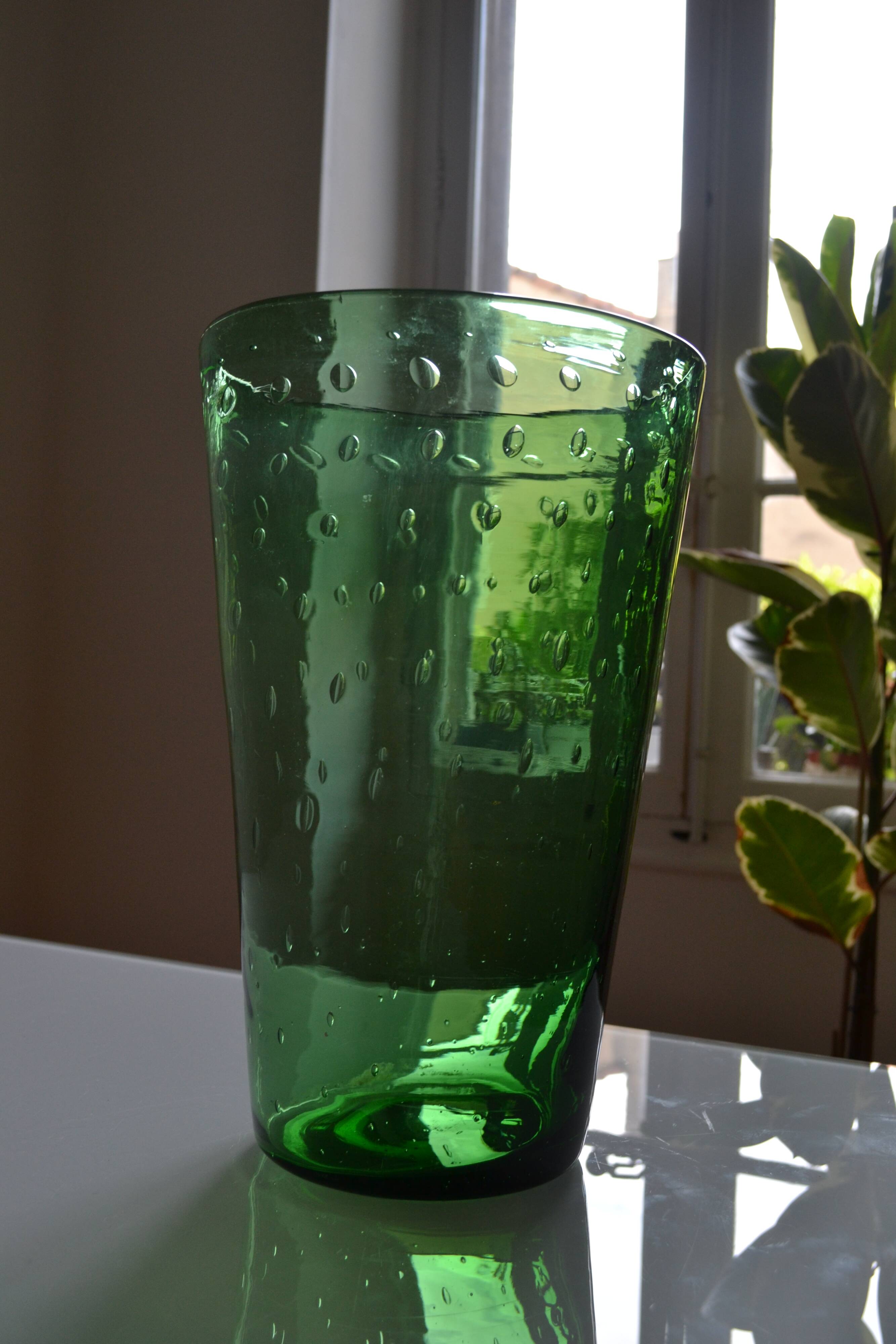 Very large vase 35 cm in green bullicante glass Murano or Empoli Italy 1960