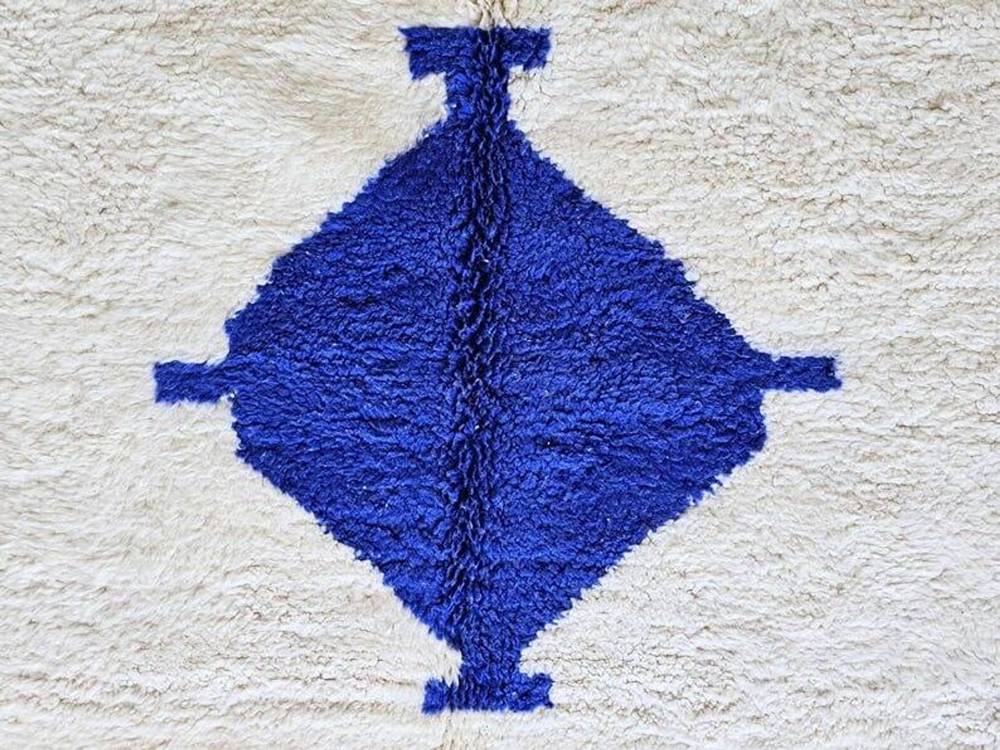 Handmade Berber rug, size 200 x 300 cm