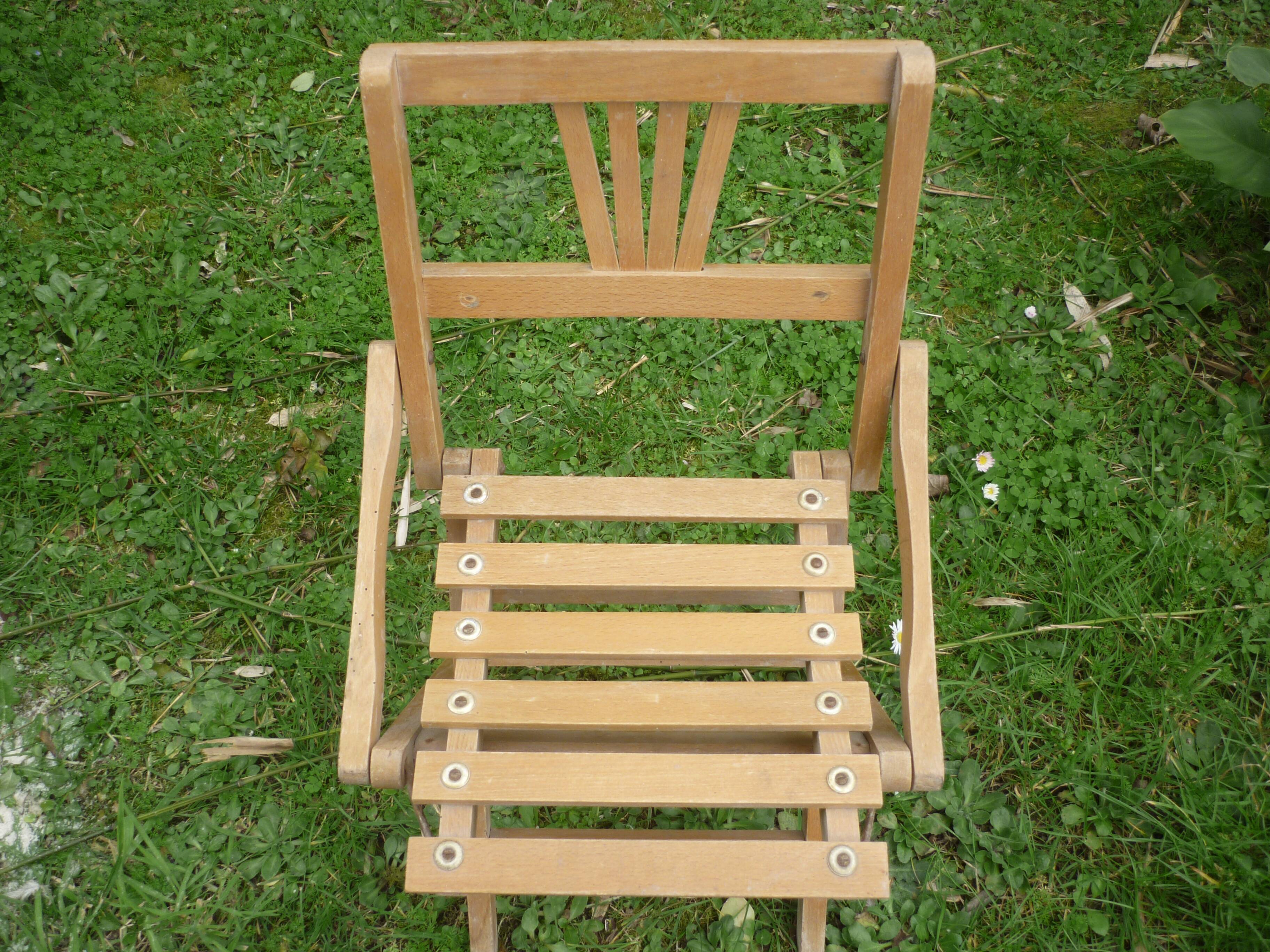 Wooden folding child chair