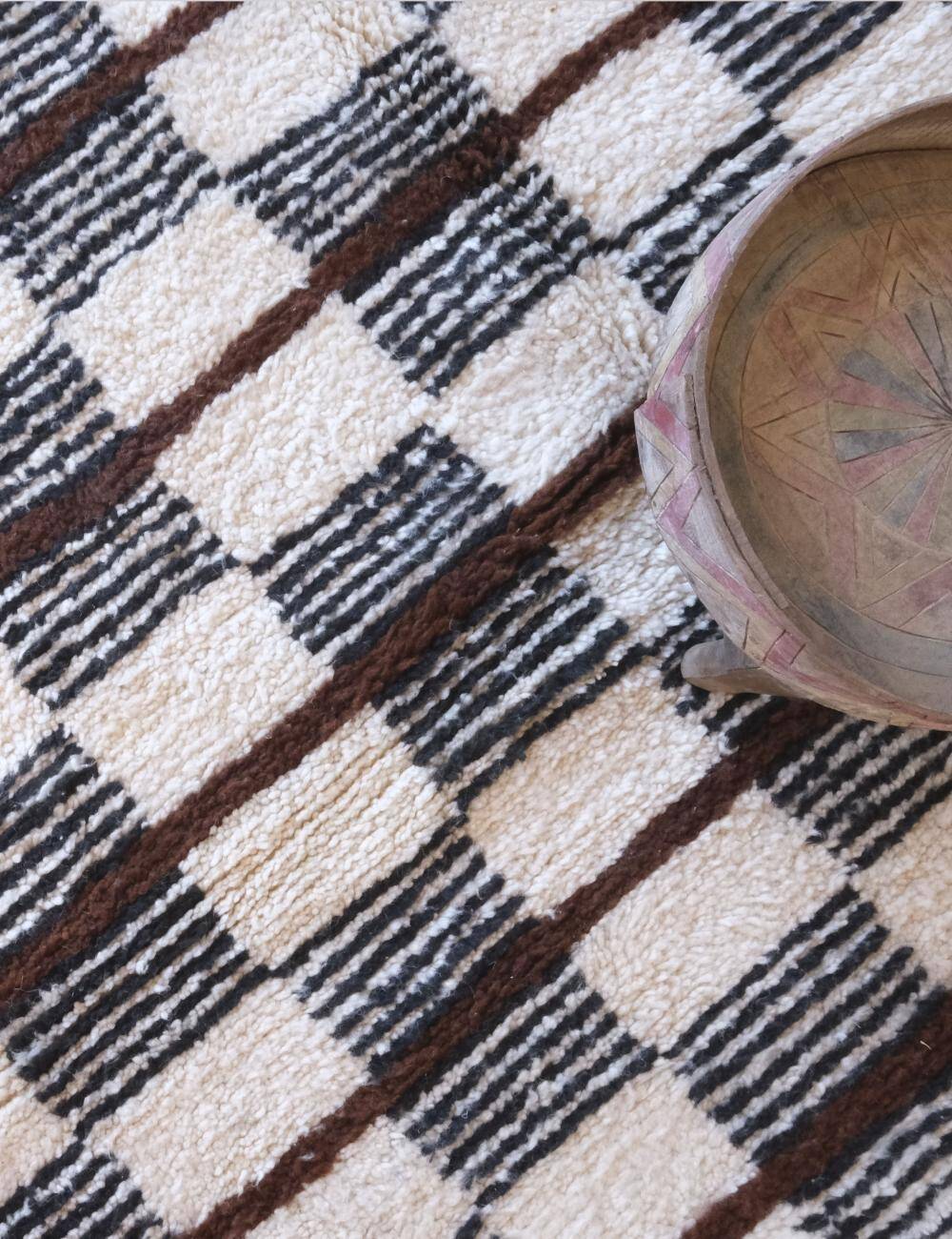 Contemporary Berber Rug - 273 x 192 cm