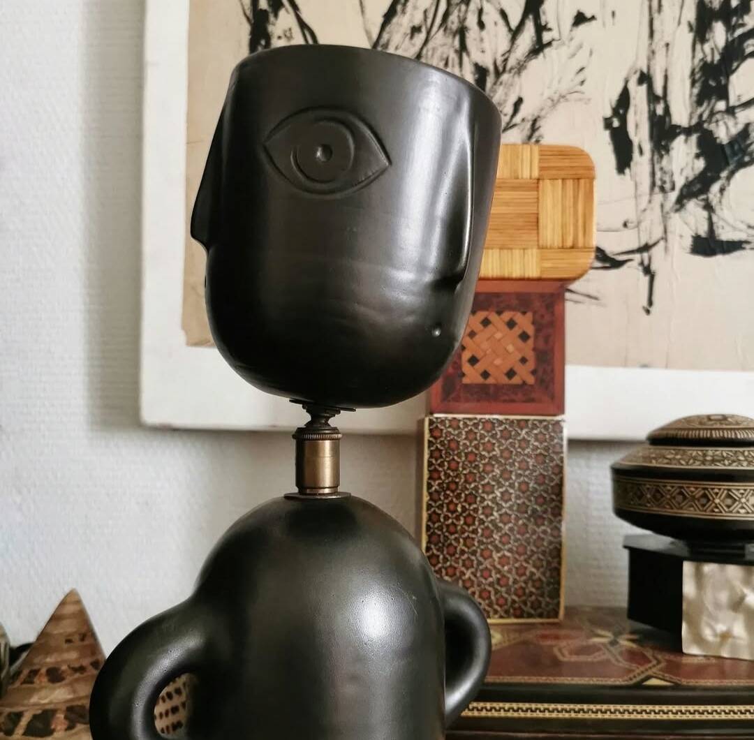 Anthropomorphic ceramic lamp
