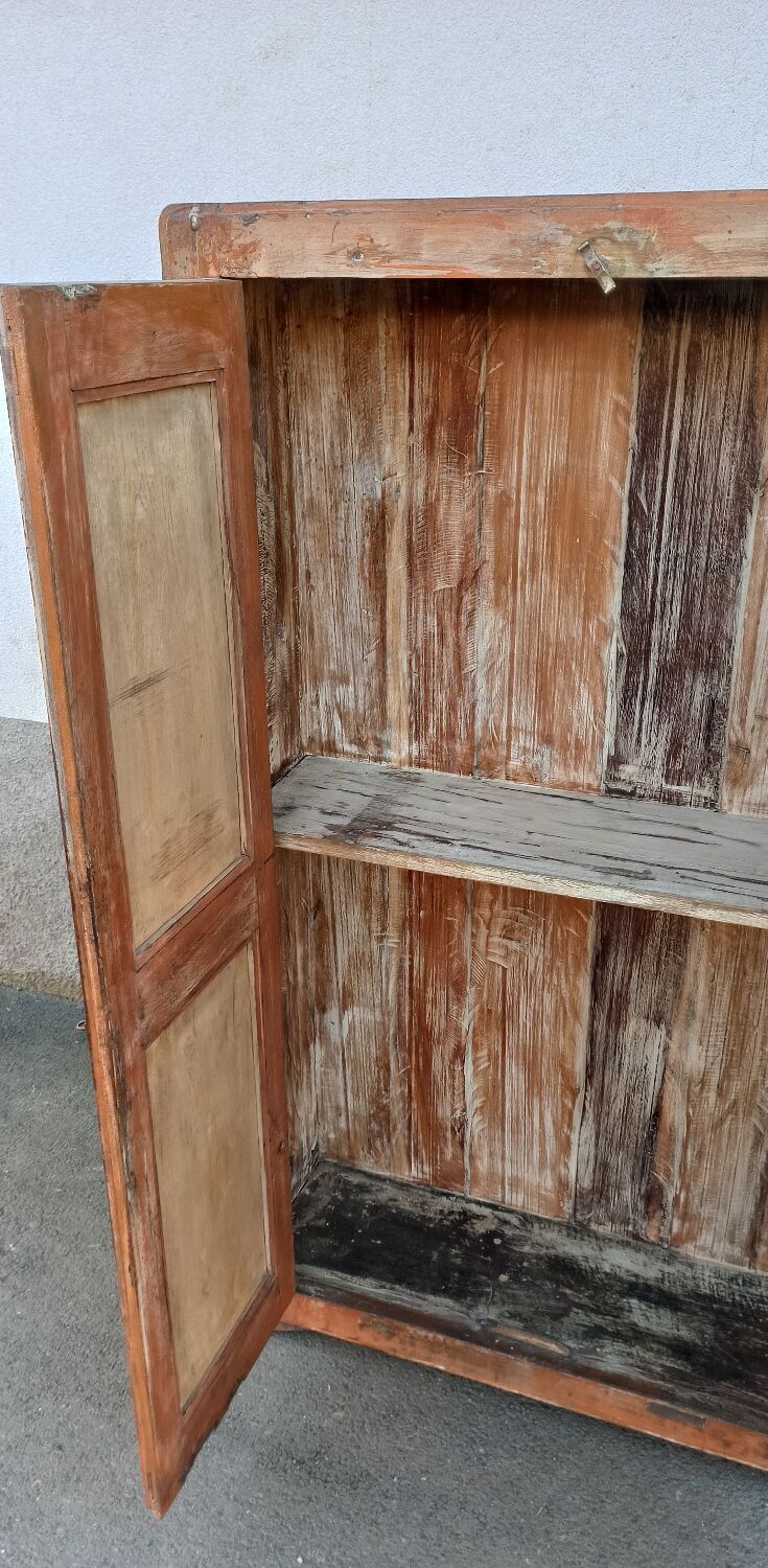 Armoire en bois ancienne