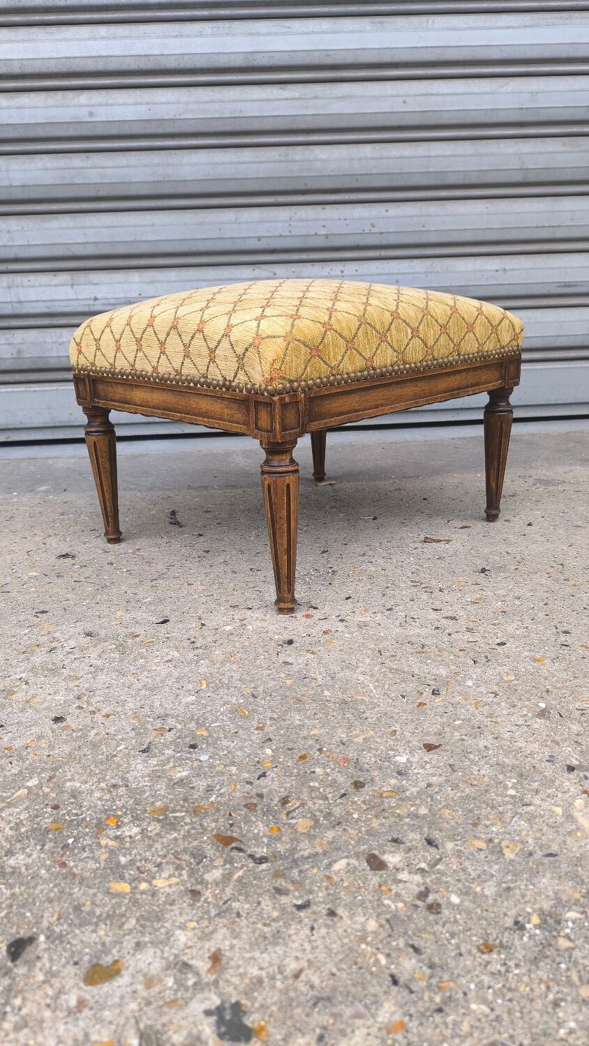 Louis XVI period wooden and velvet ottoman
