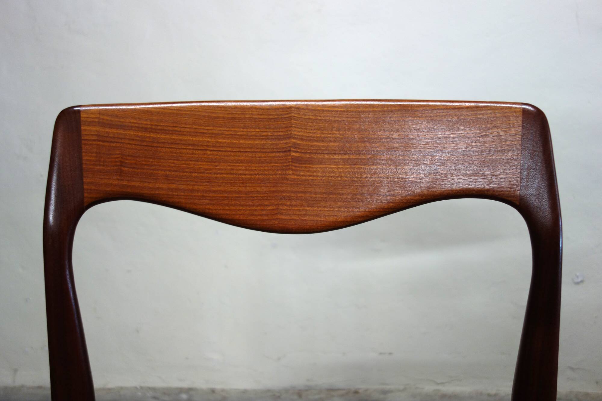 4 chaises scandinaves années 60