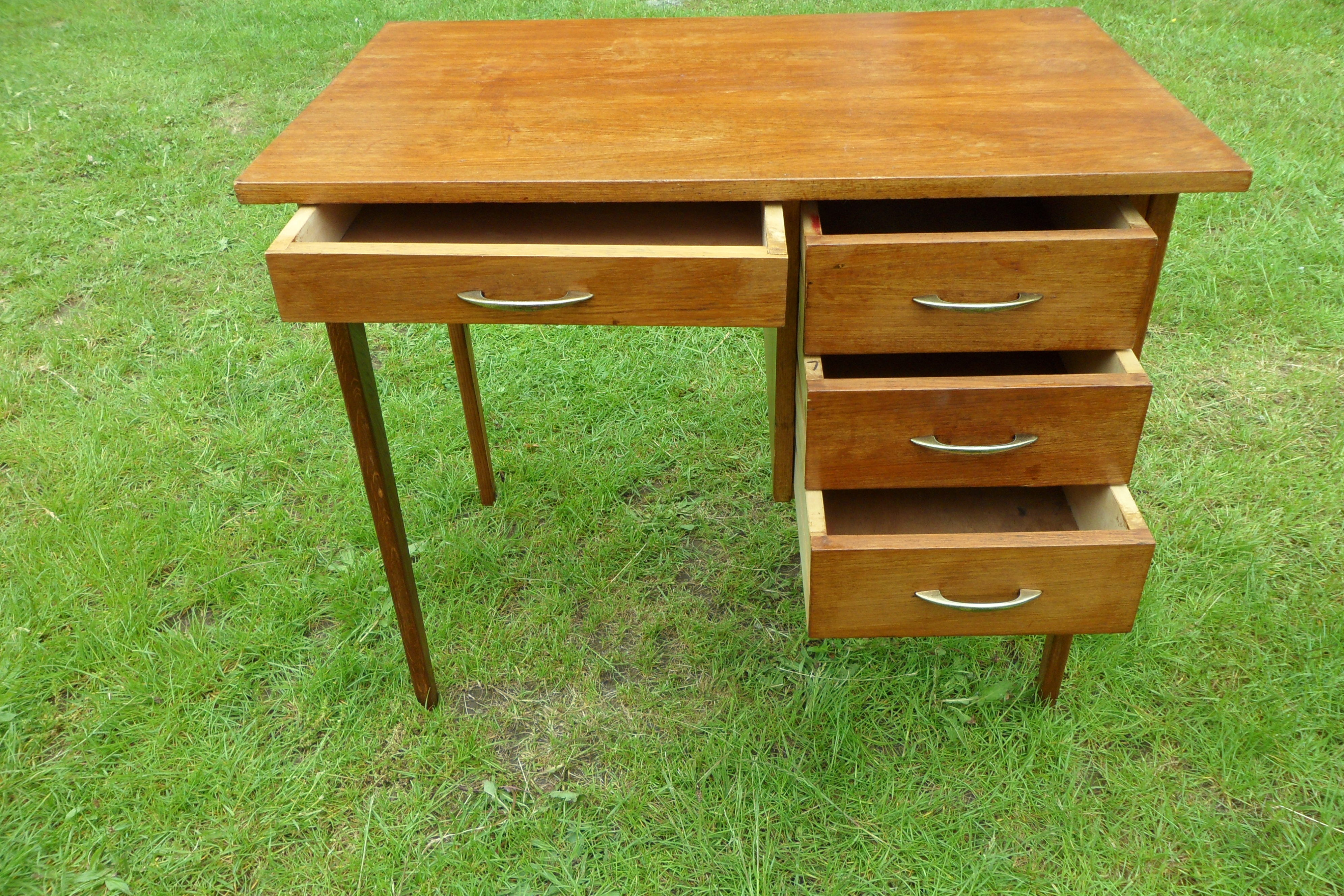 Bureau circa annee 60