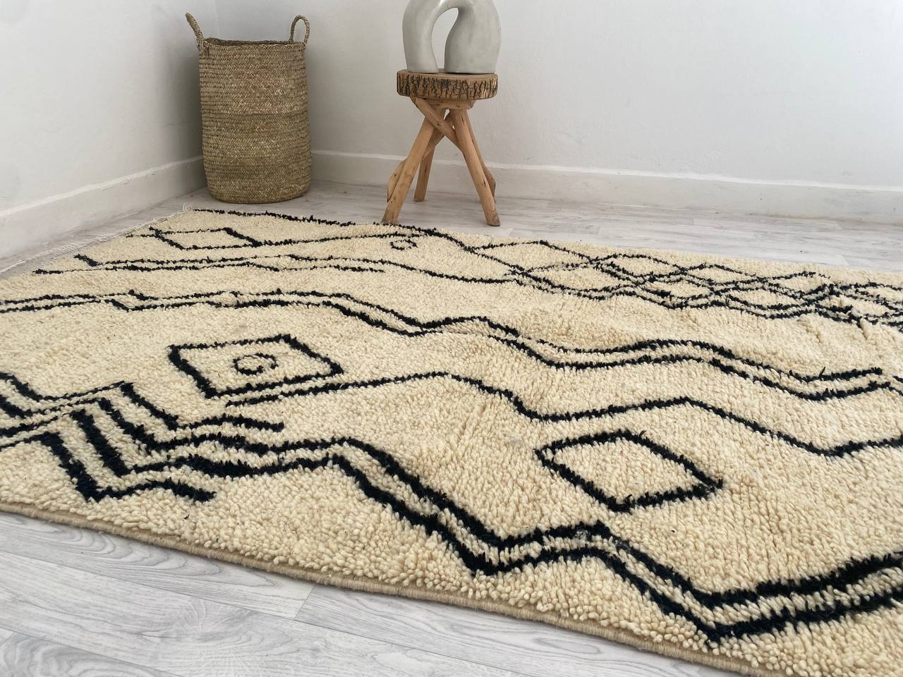 Handmade Moroccan Berber rug 278 x 145 CM