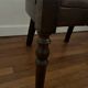 Ancien fauteuil de barbier / coiffeur en cannage