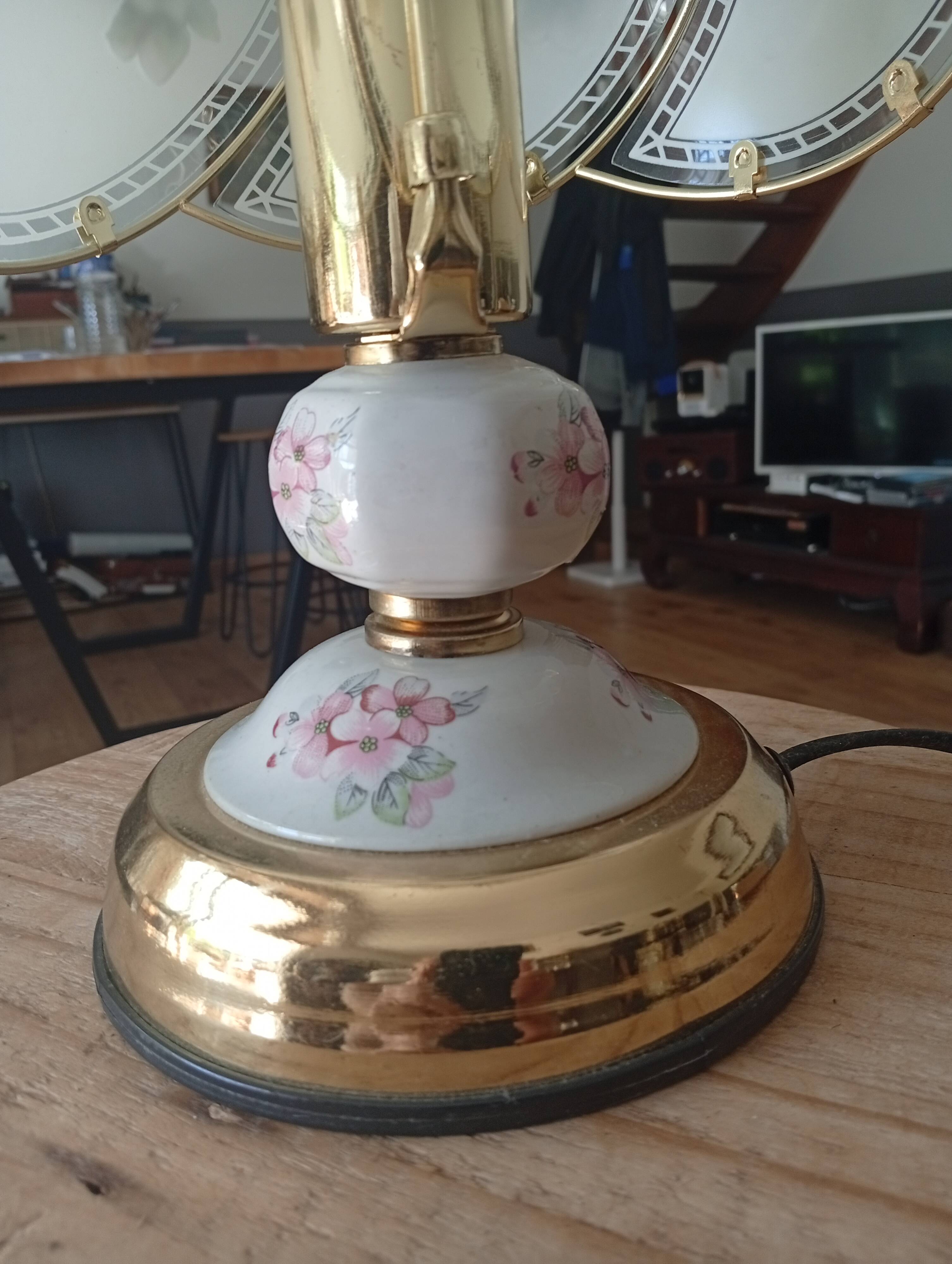 Vintage brass touch lamp from the 1980s.