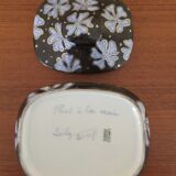 Porcelain covered pot