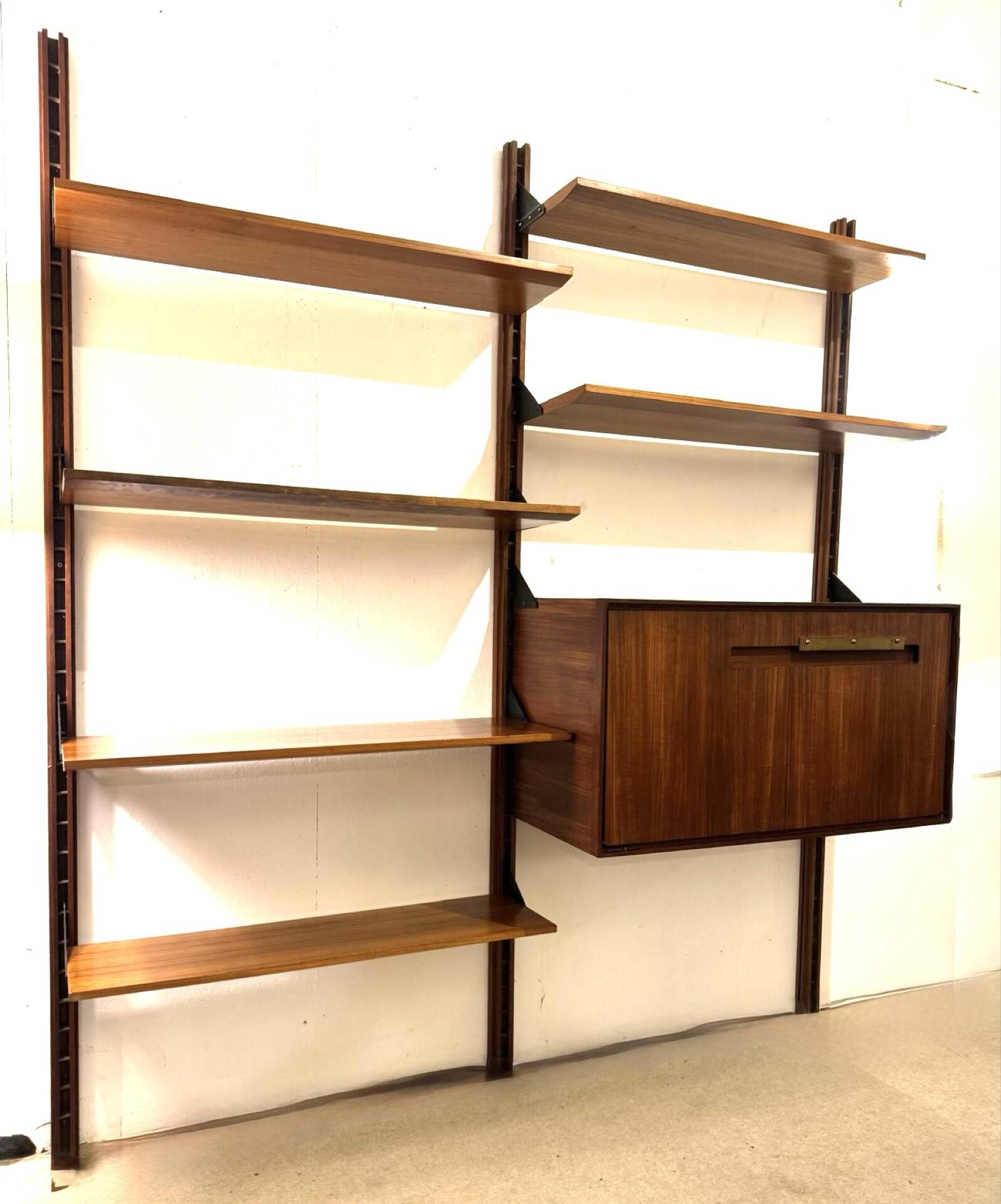 Wall shelf, Mid-Century, Italy, 1950s