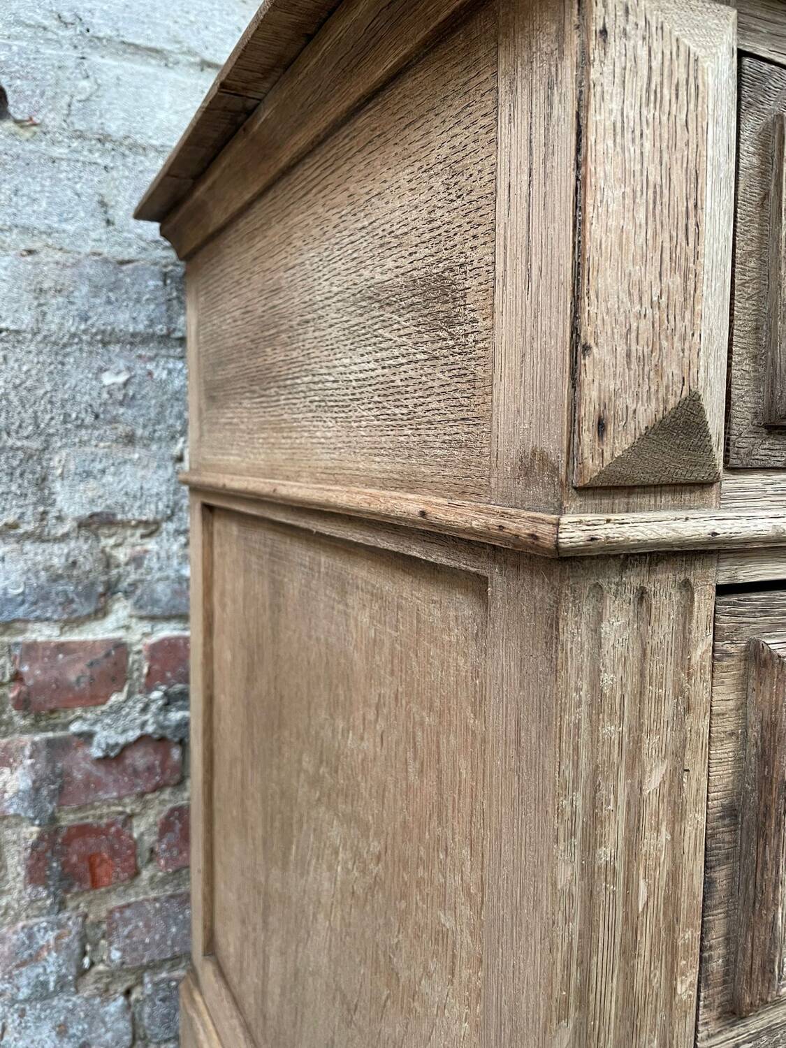 Commode en chêne blanchi avec 4 tiroirs