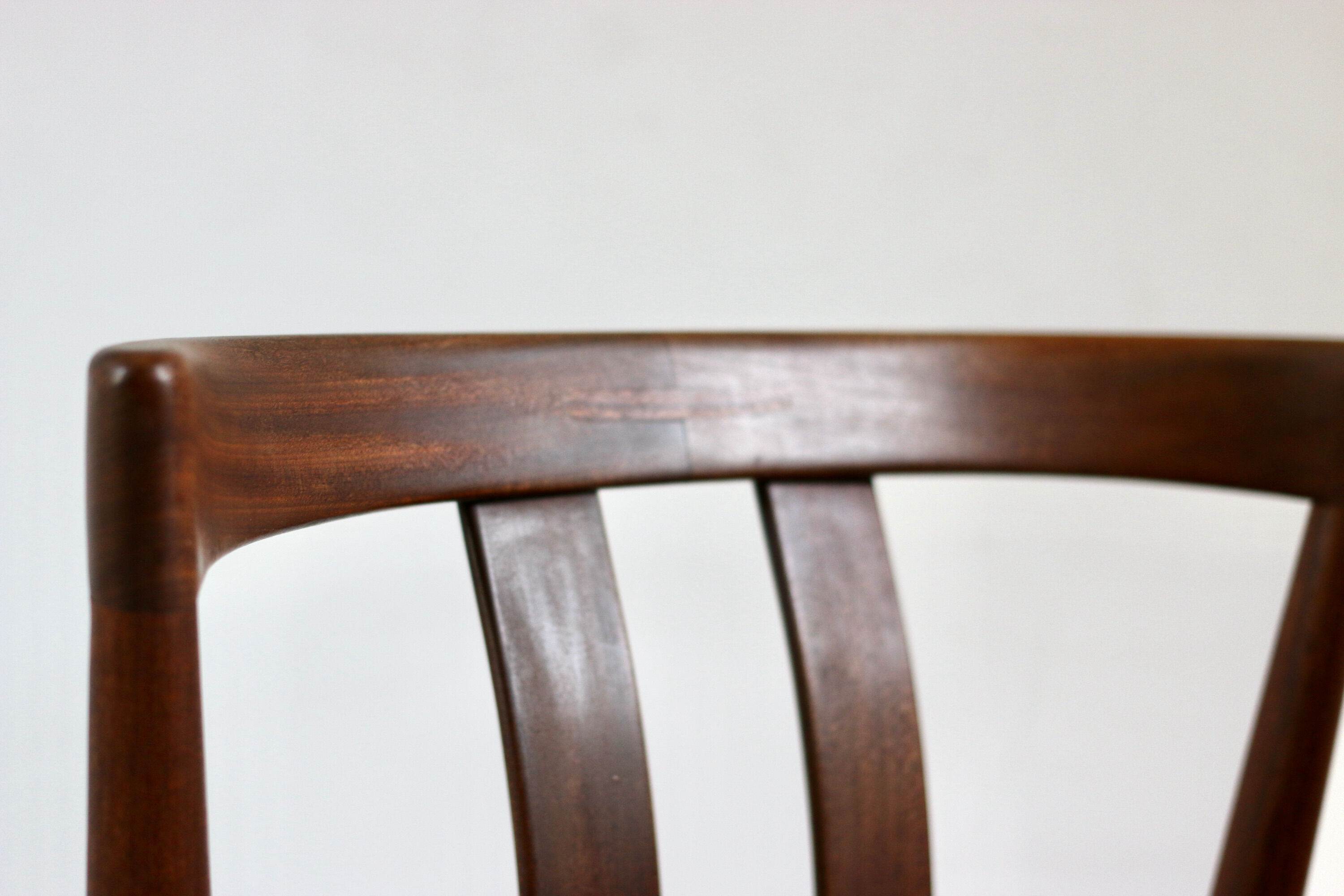 Serie de 5 chaises scandinaves teck 1960