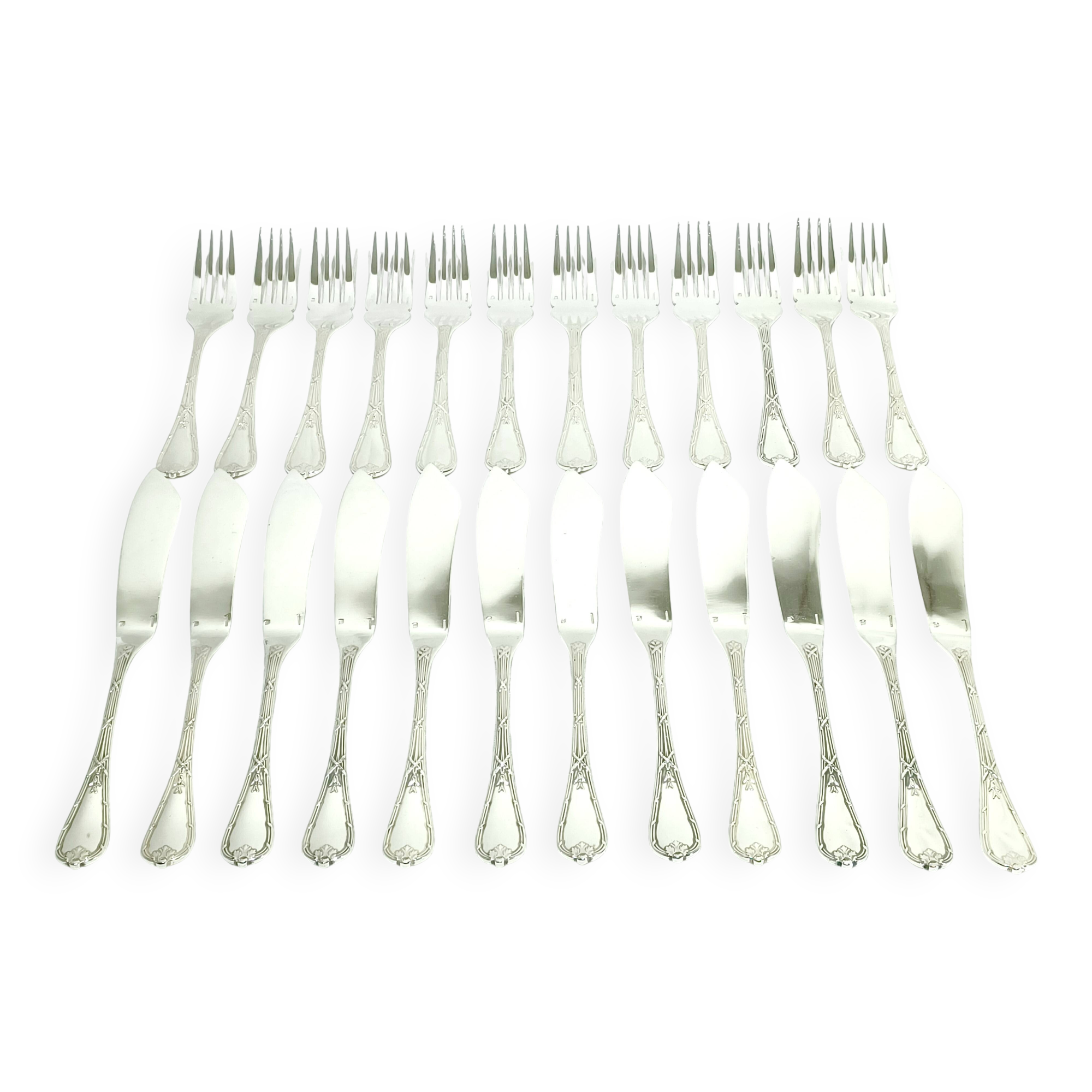 Christofle – 12-piece silver-plated fish cutlery set