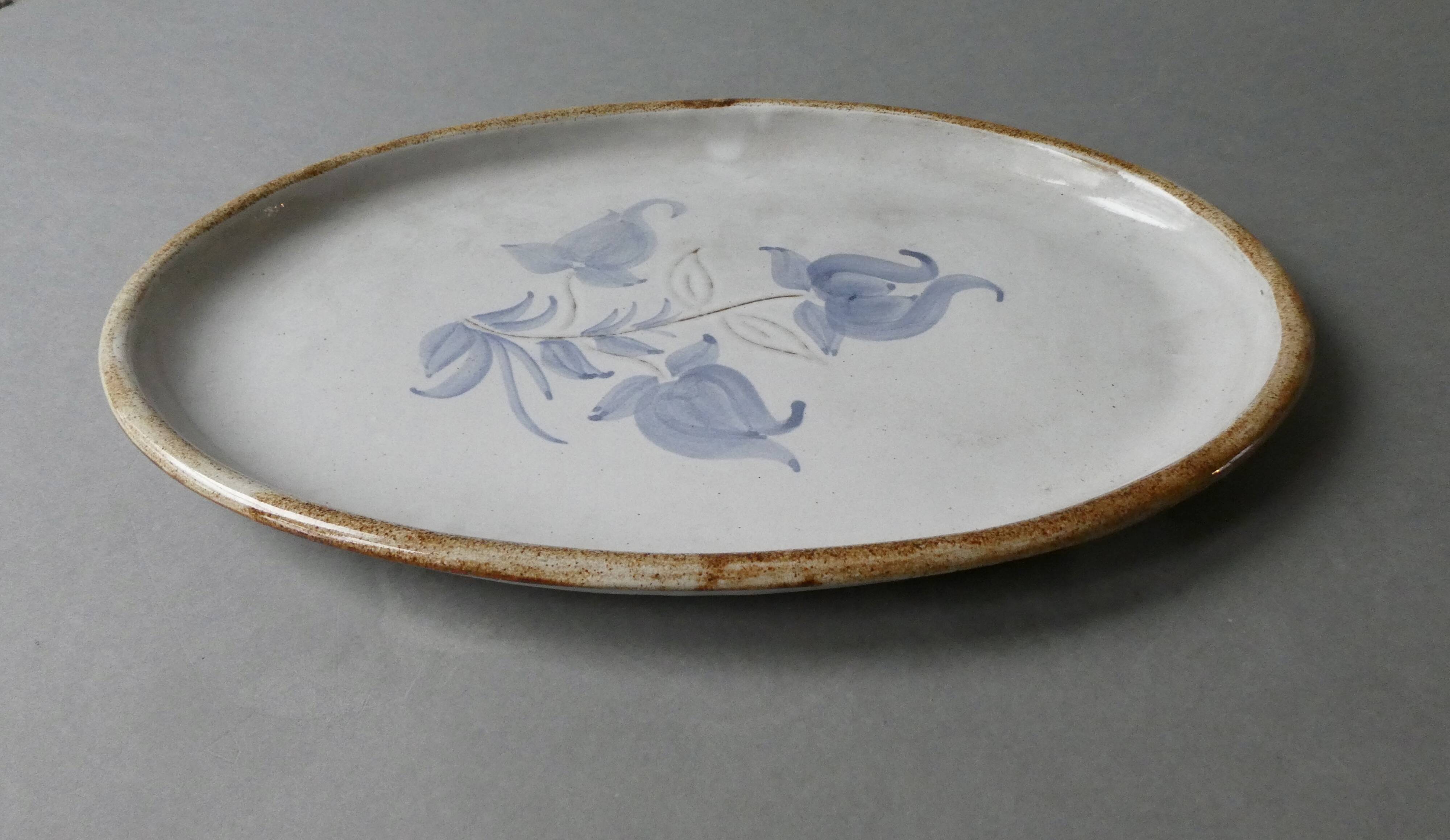 Oval dish signed Chantal and Thierry Robert, Poncé sur Loir