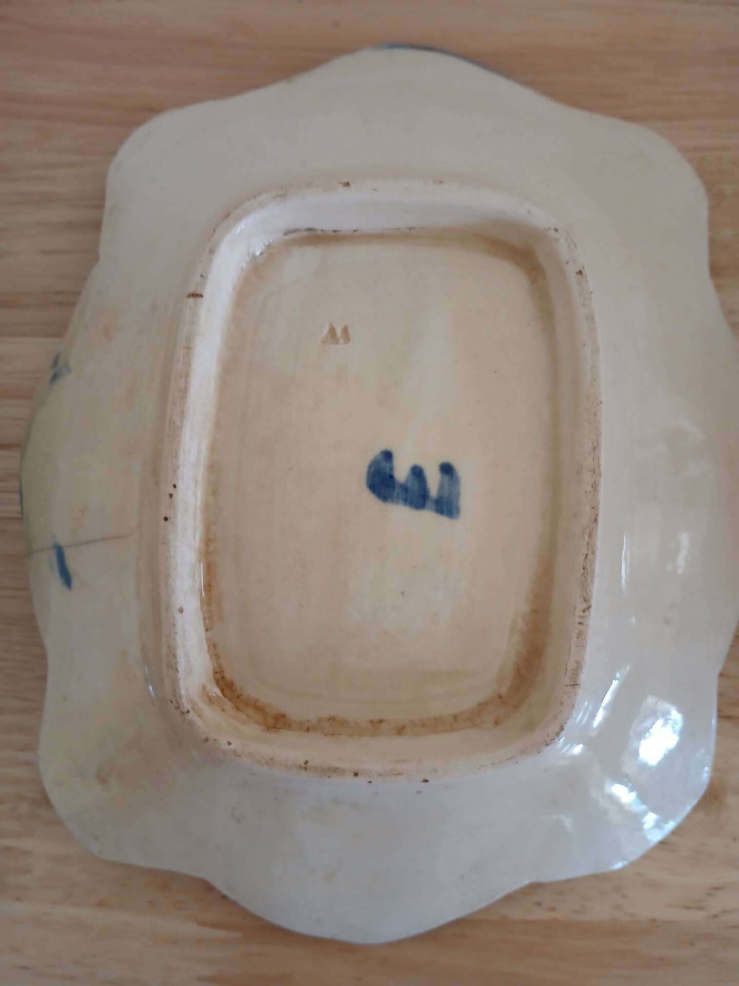 Plat en barbotine du XIXÈME Siècle