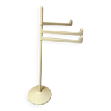 Towel rack