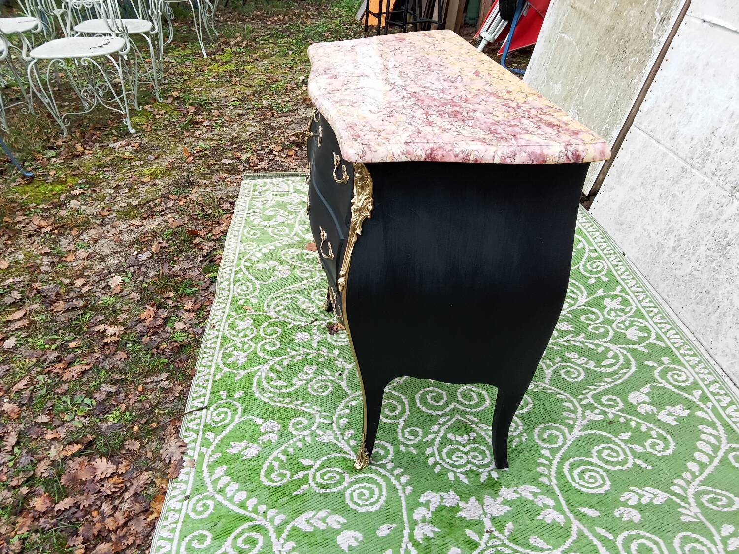 Small black chest of drawers