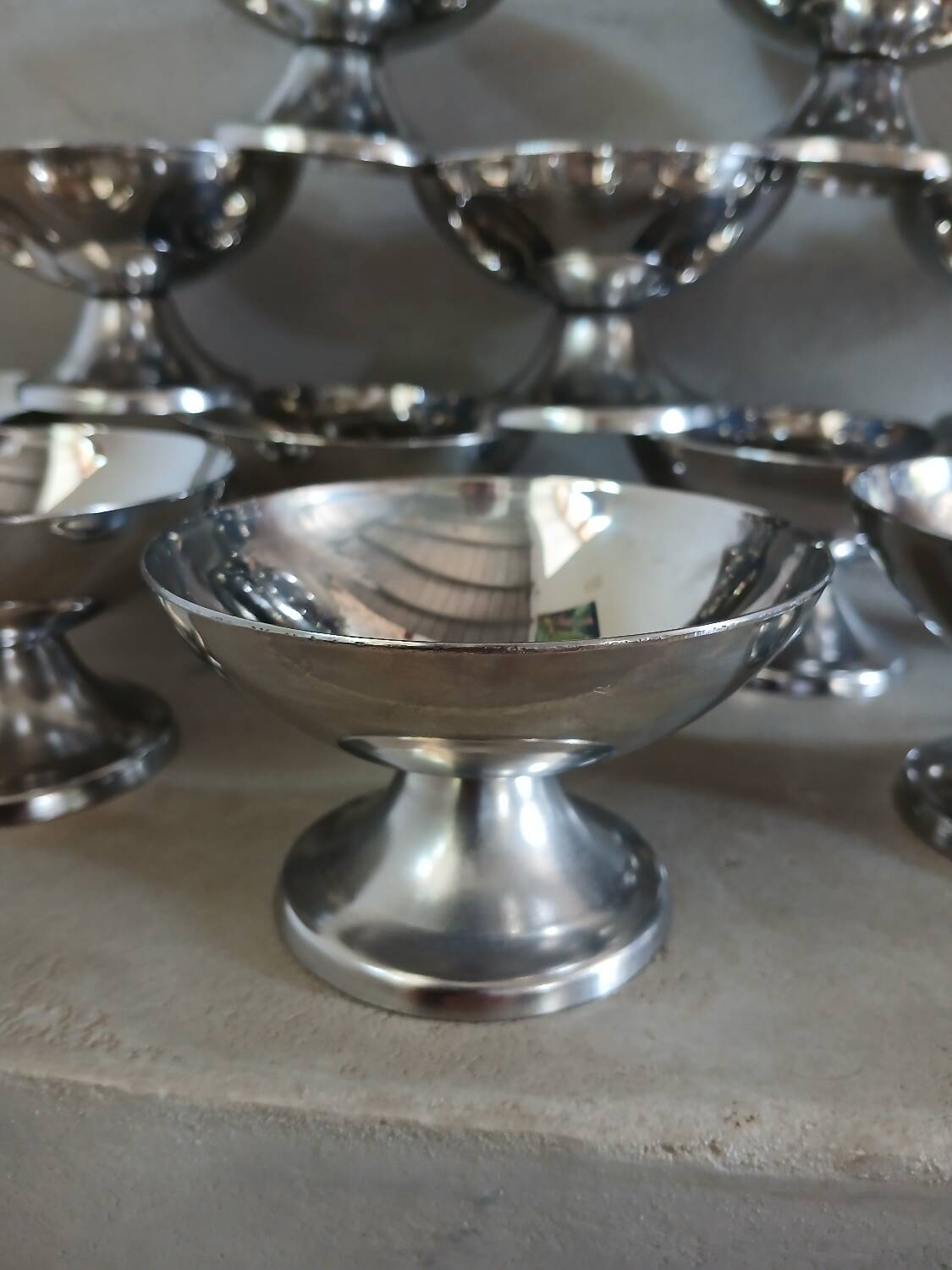 12 coupes à glace anciennes en inox