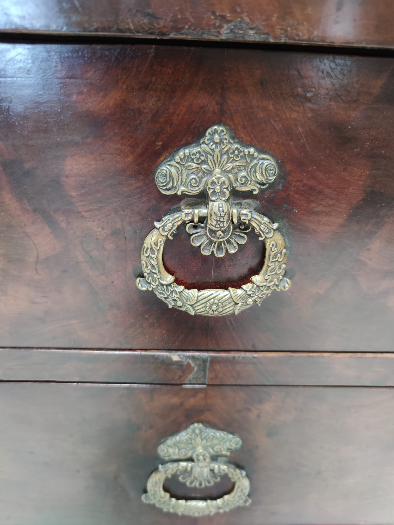 Chest of drawers in wood and gray marble with 4 drawers nineteenth century