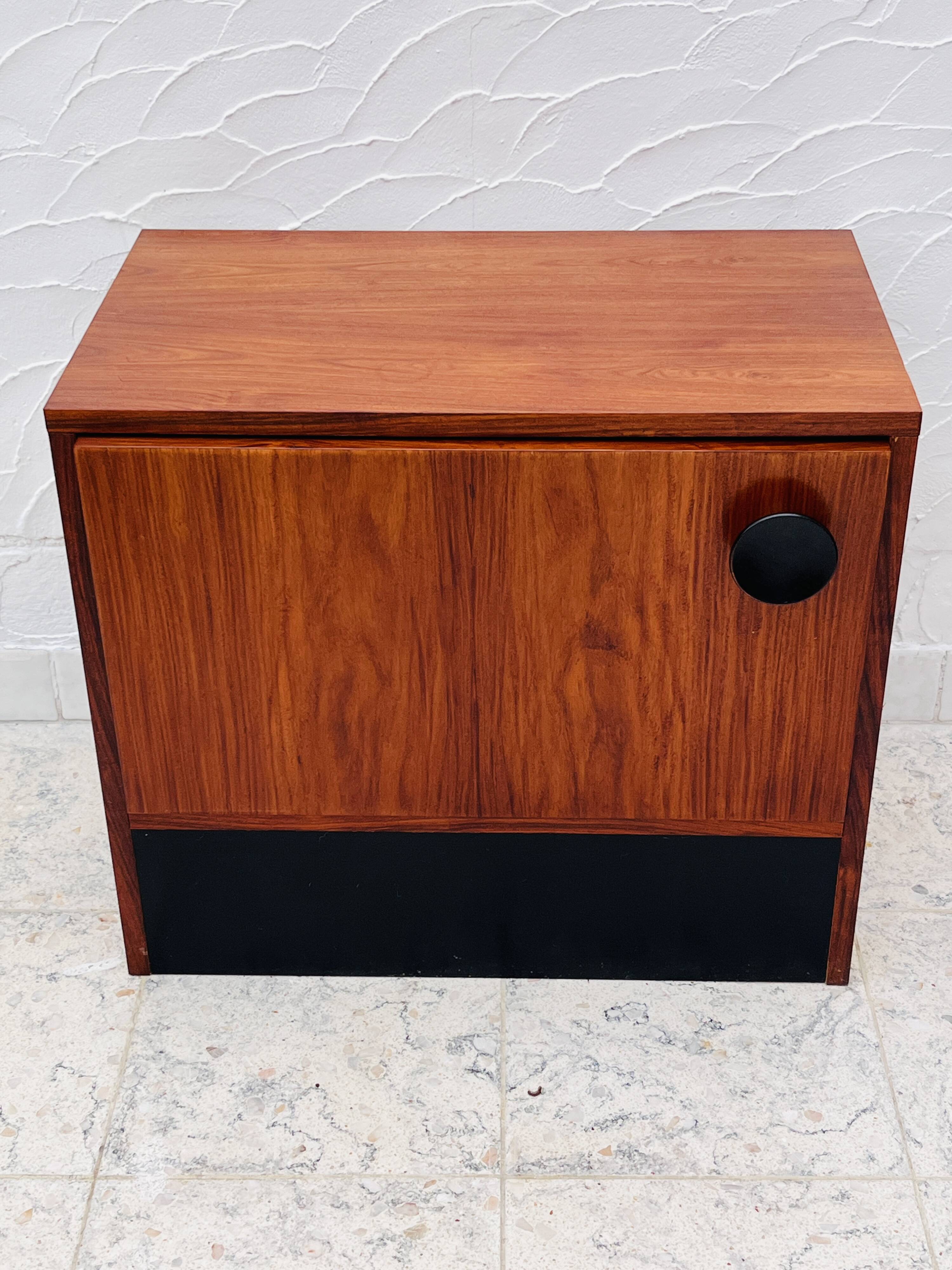 Table de nuit en palisandre