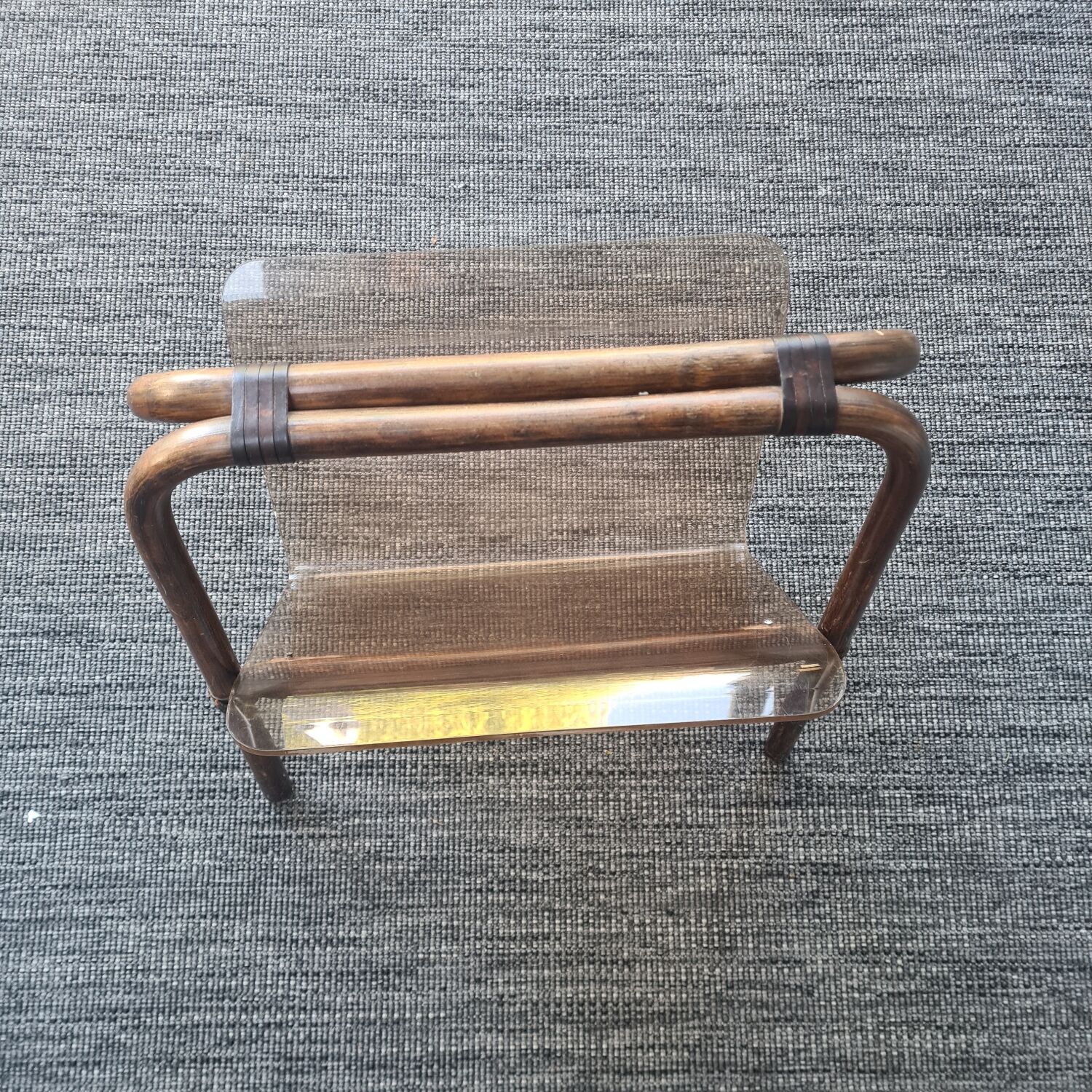 Magazine rack: plexiglass and rattan