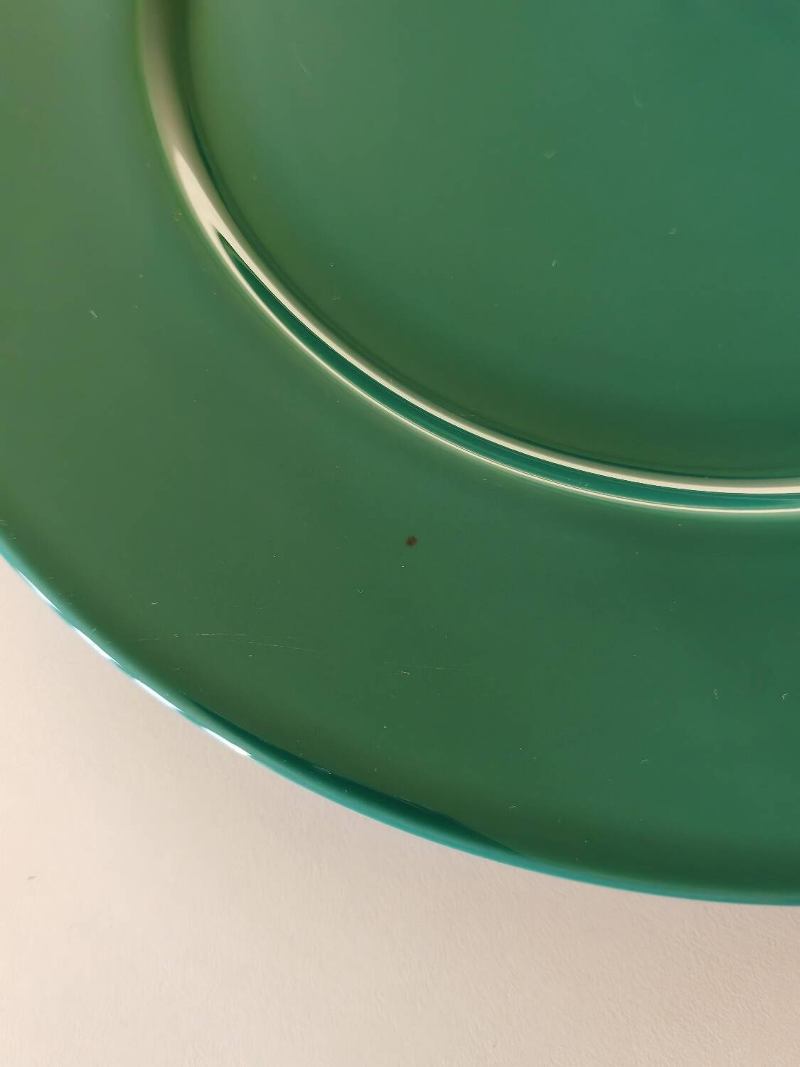 Porcelain serving plates