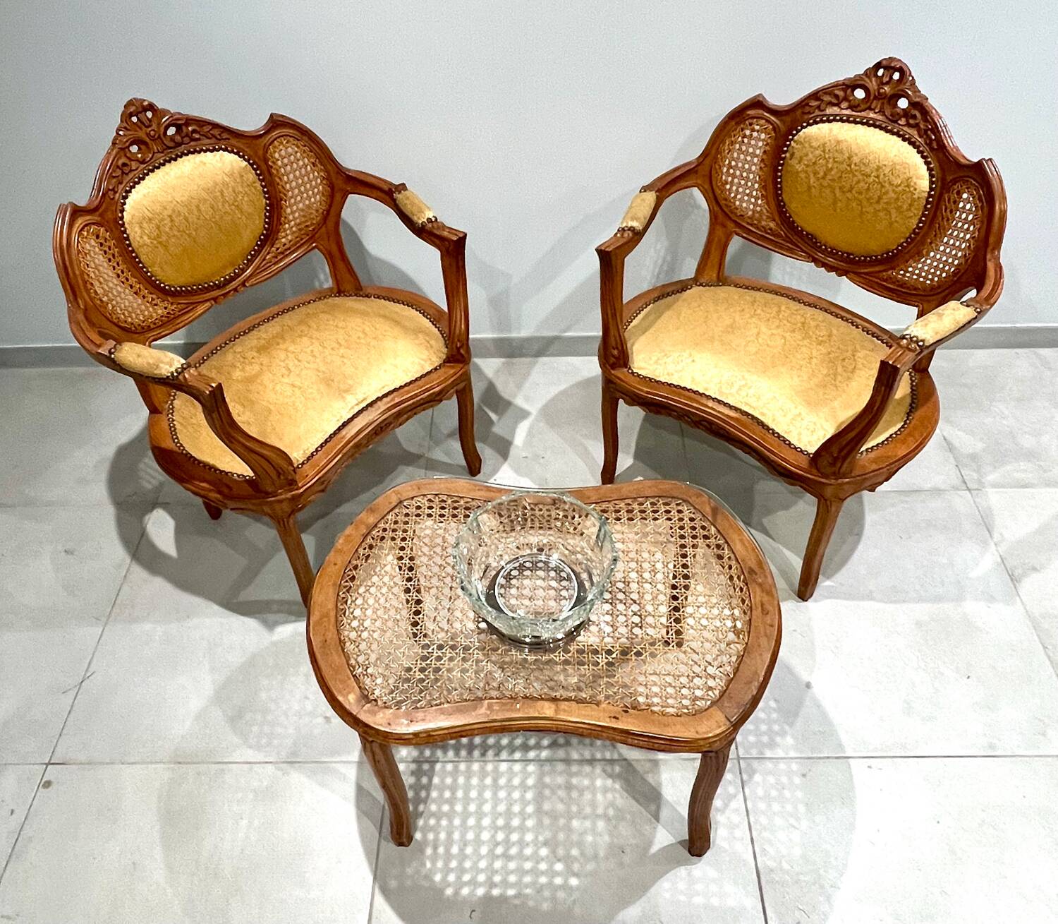 Louis XVI living room, four fluted and molded rooms