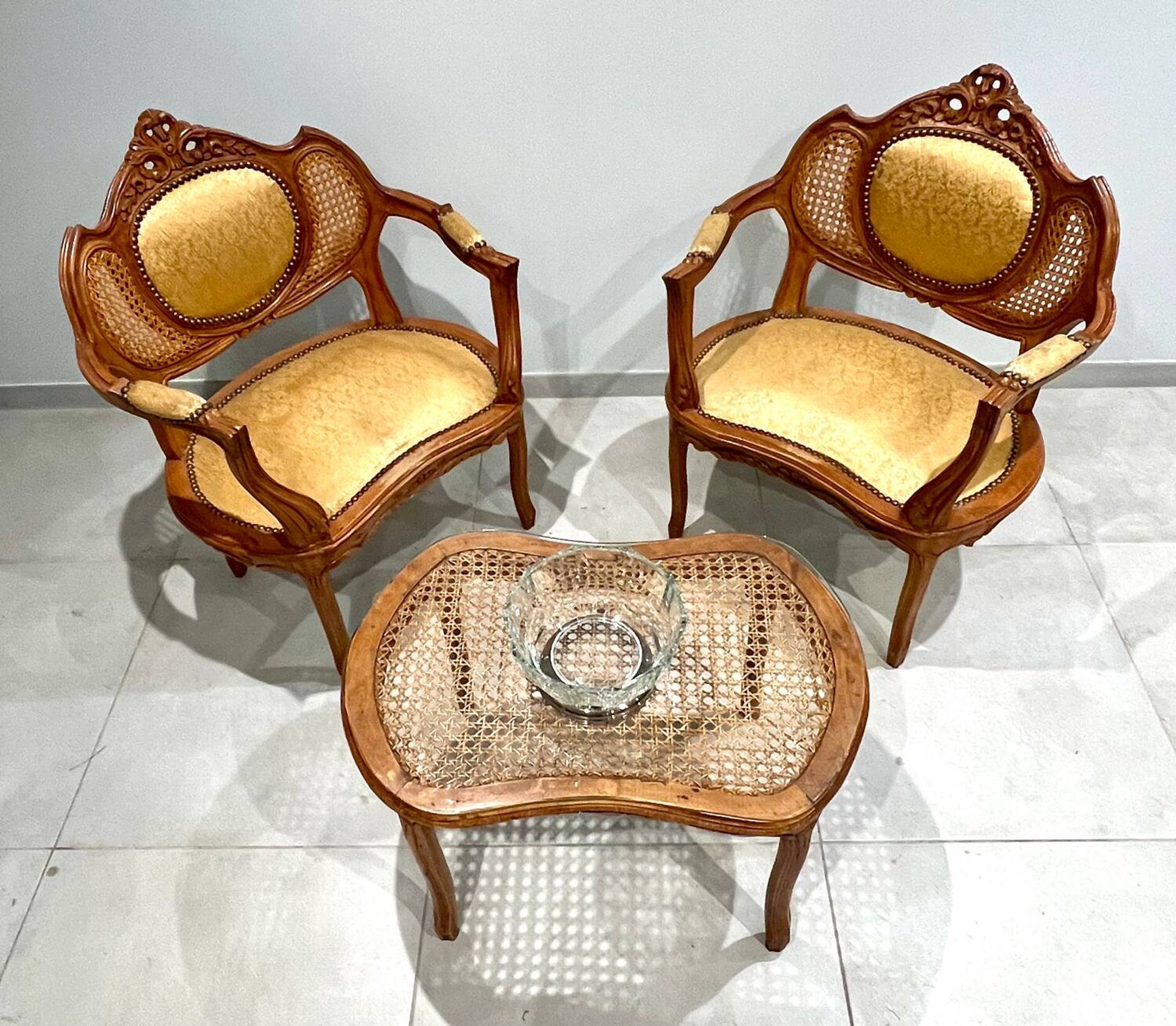 Salon Louis XVI, quatre pièces cannelé et mouluré