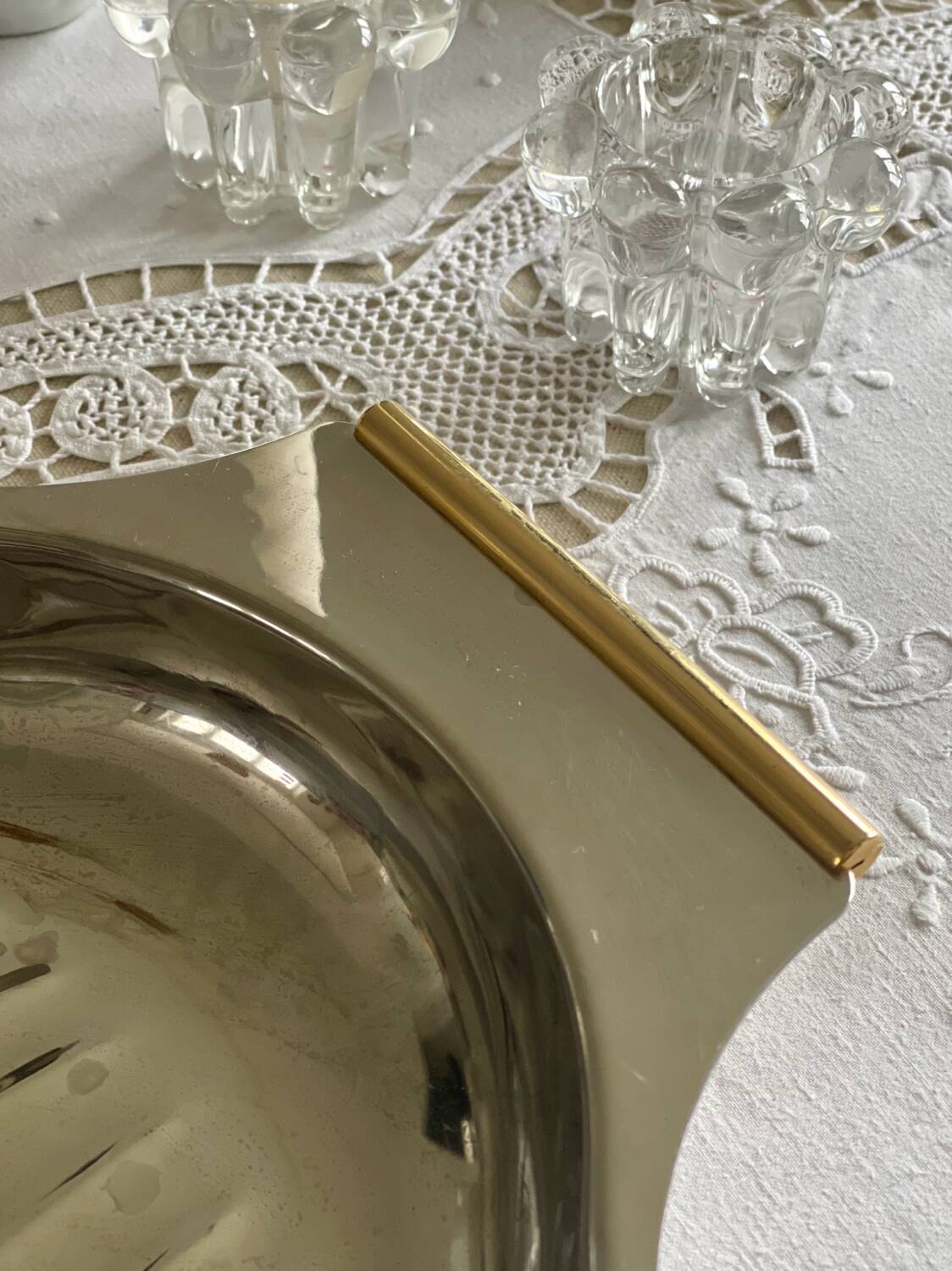 Silver-plated metal shell dish