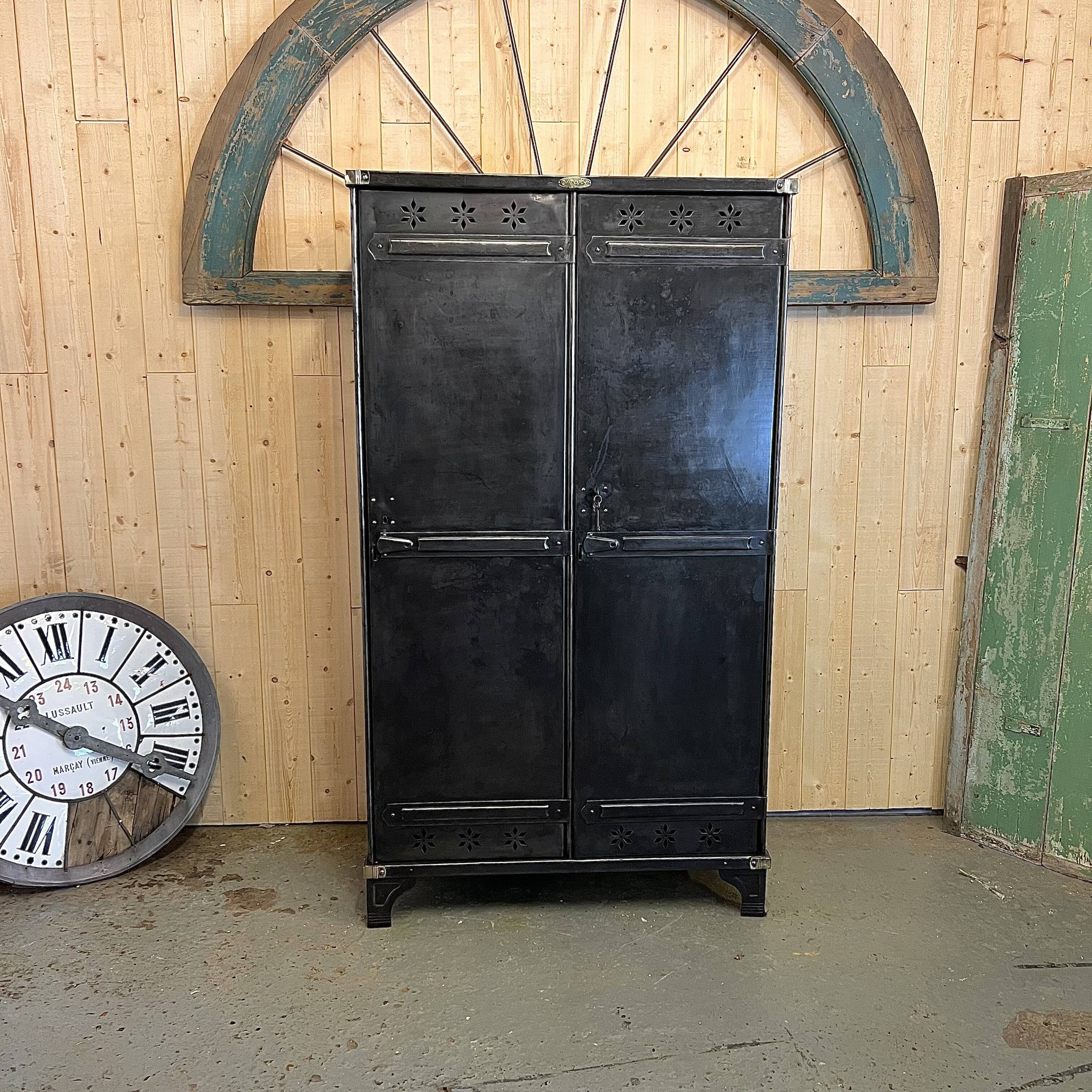 Wardrobe Strafor 1930