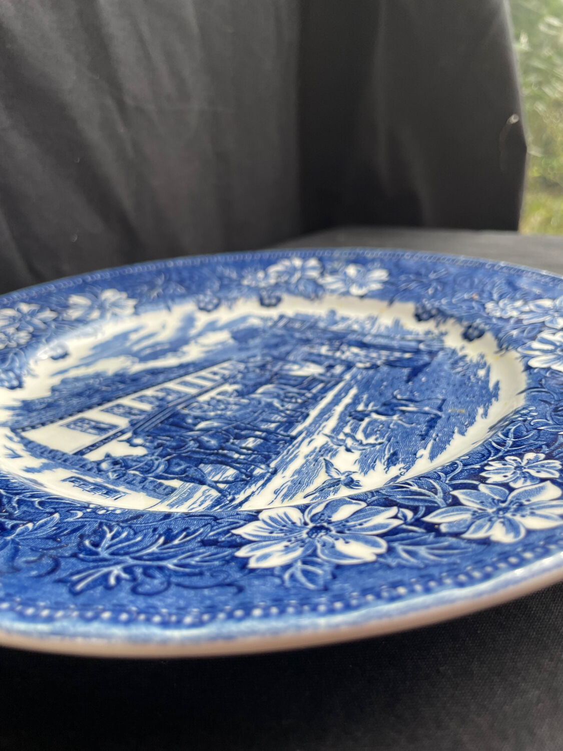 Old english blue tudor plate