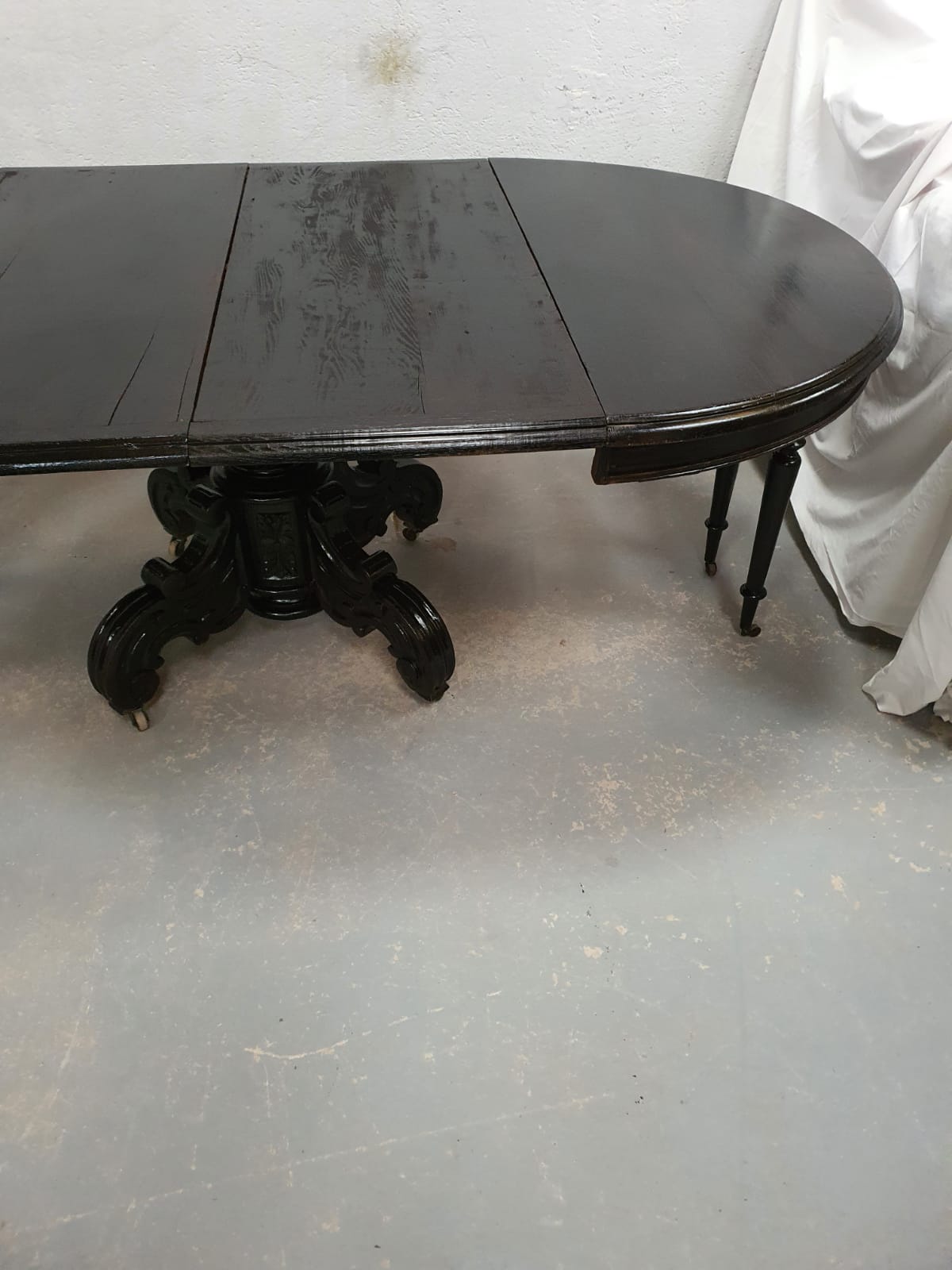 Extendable table 6 to 10 people style Napoleon III late XIX early XXth