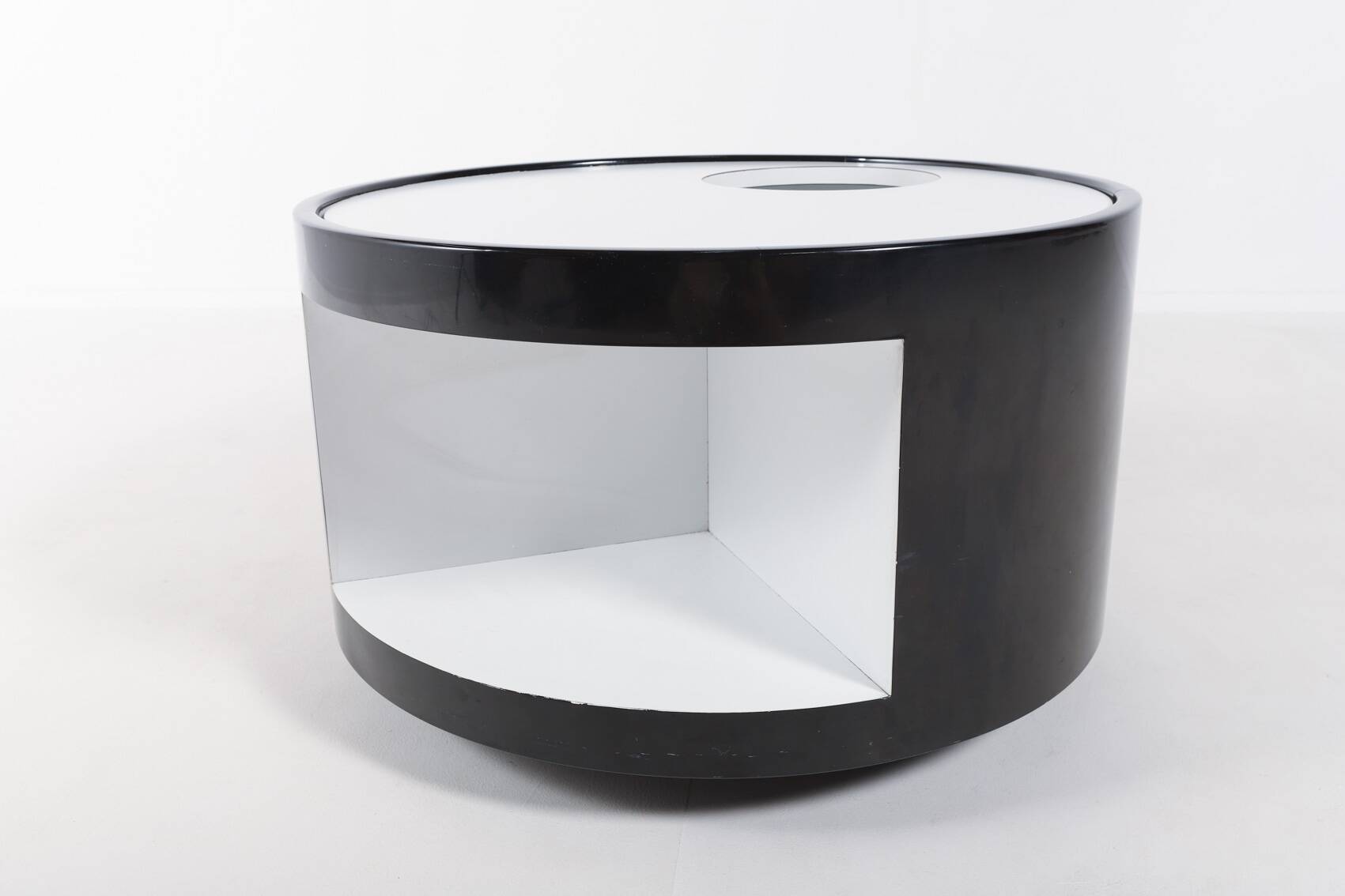 Impressive Vintage Italian coffee table – drinks storage table, 1980’s