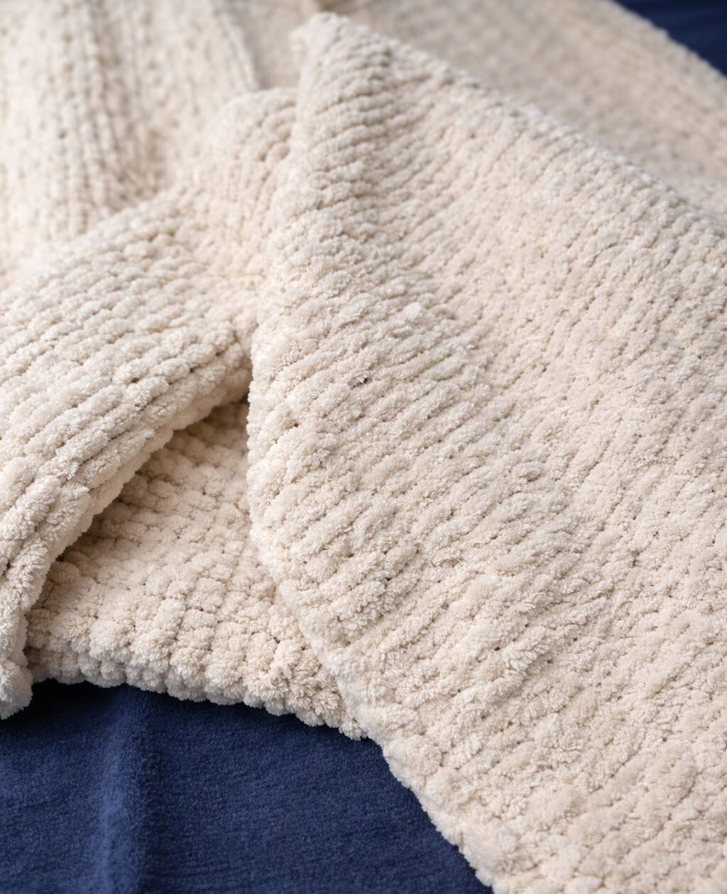 Handmade Cream Mohair Throw Blanket – Soft Luxury Plaid – 1.2 x 2 m