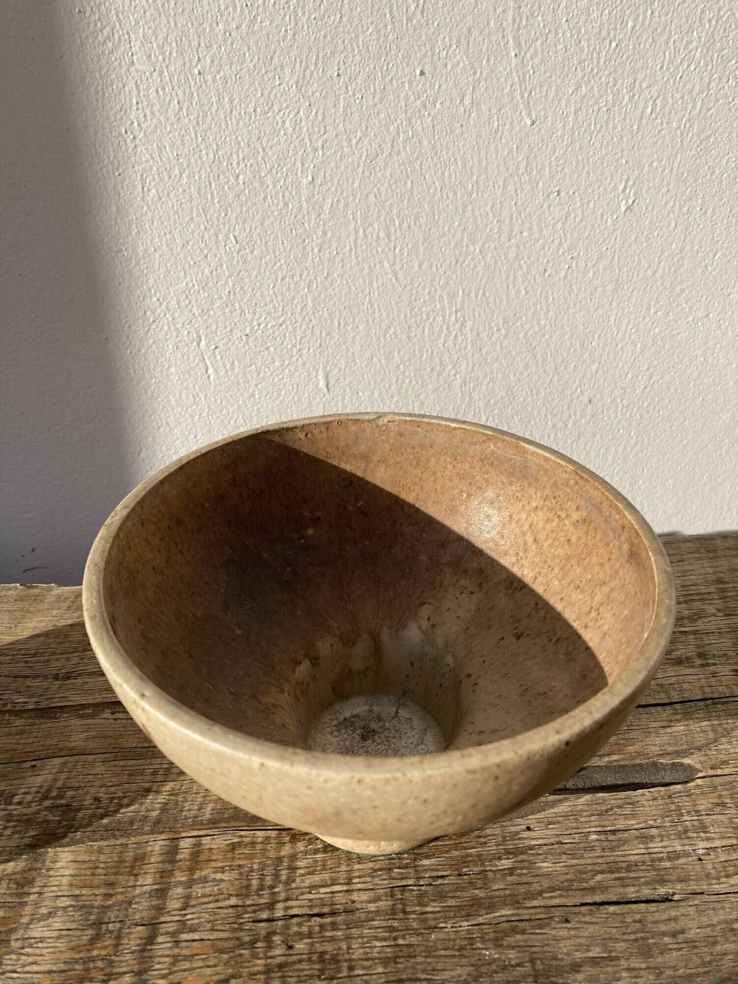 Vintage brown stoneware standing cup / empty pocket or fruit cup