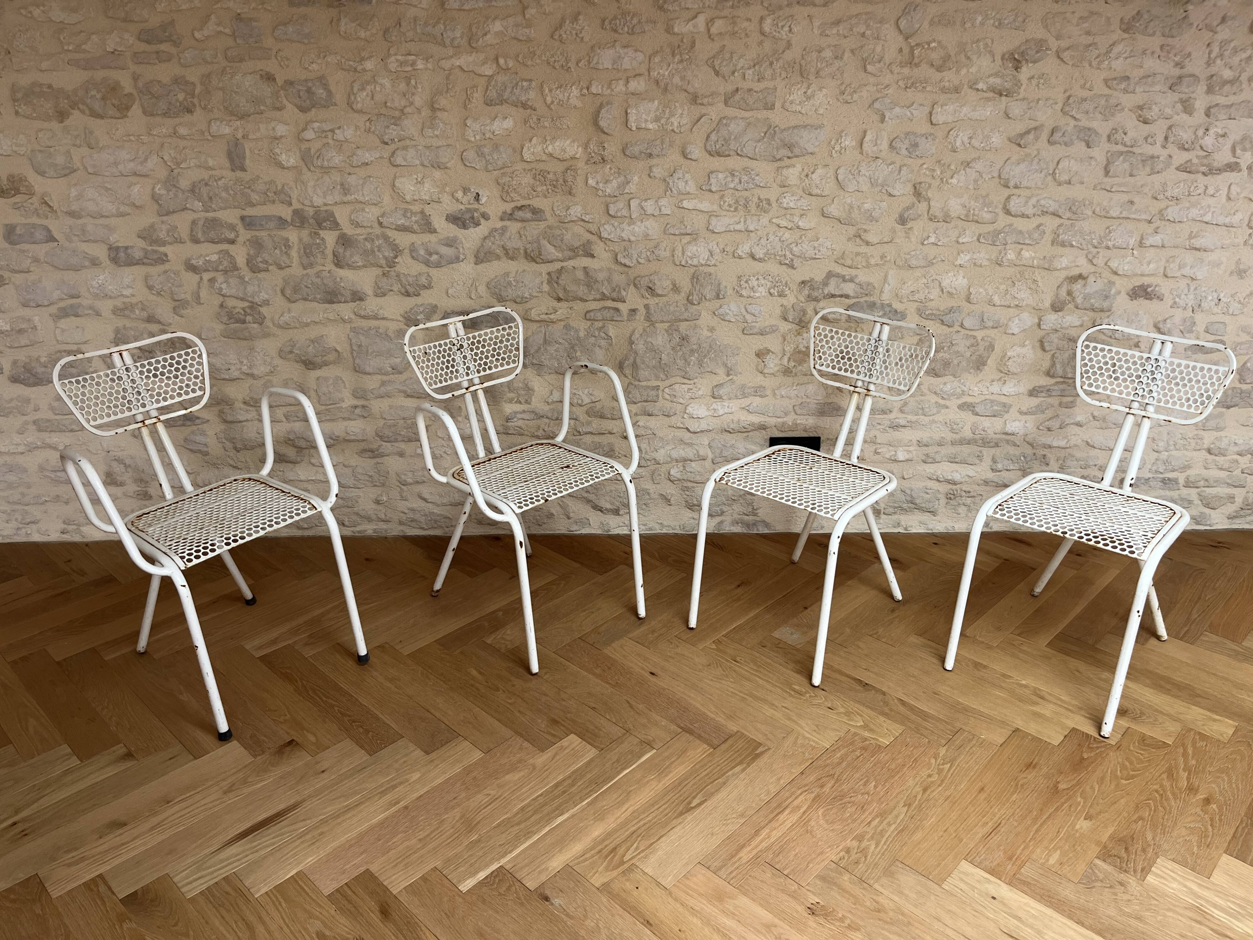 Table de jardin Radar par René Malaval