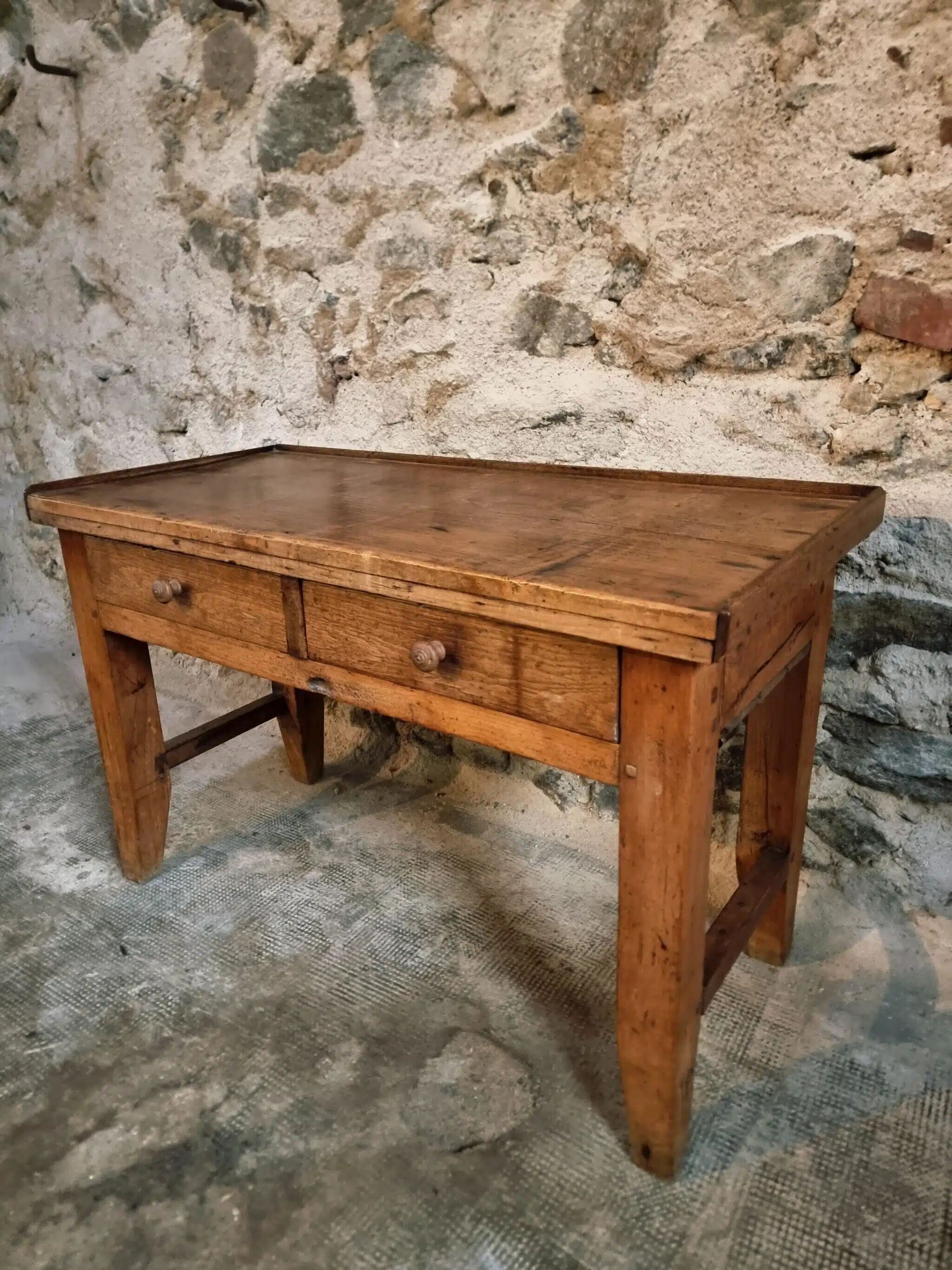 Antique French side table from the 19th century in cherry and oak – circa 1870